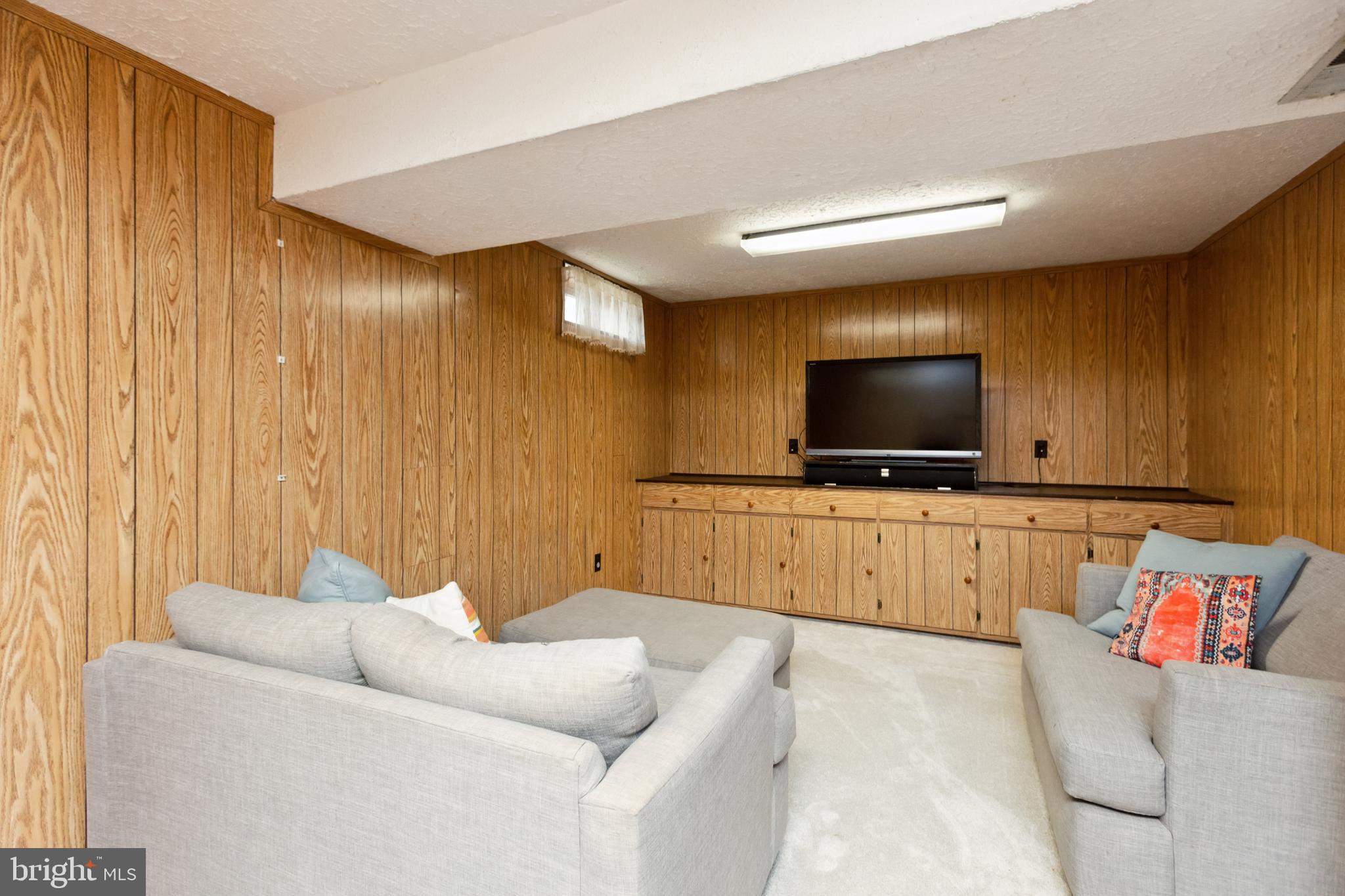 FOUNTAIN ROCK MANOR - Residential