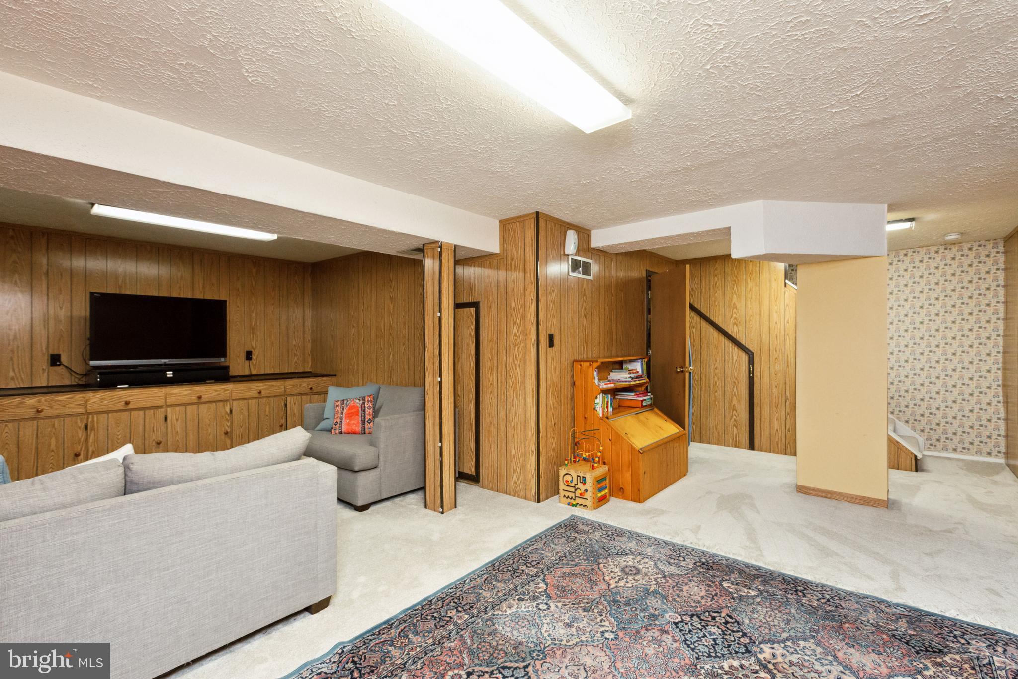 FOUNTAIN ROCK MANOR - Residential