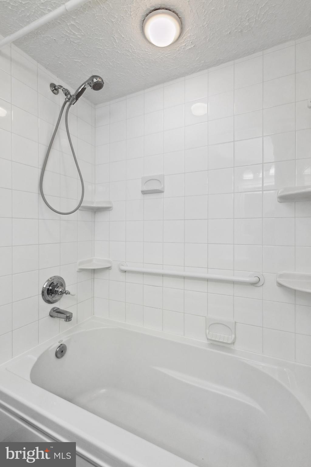 FOUNTAIN ROCK MANOR - Residential