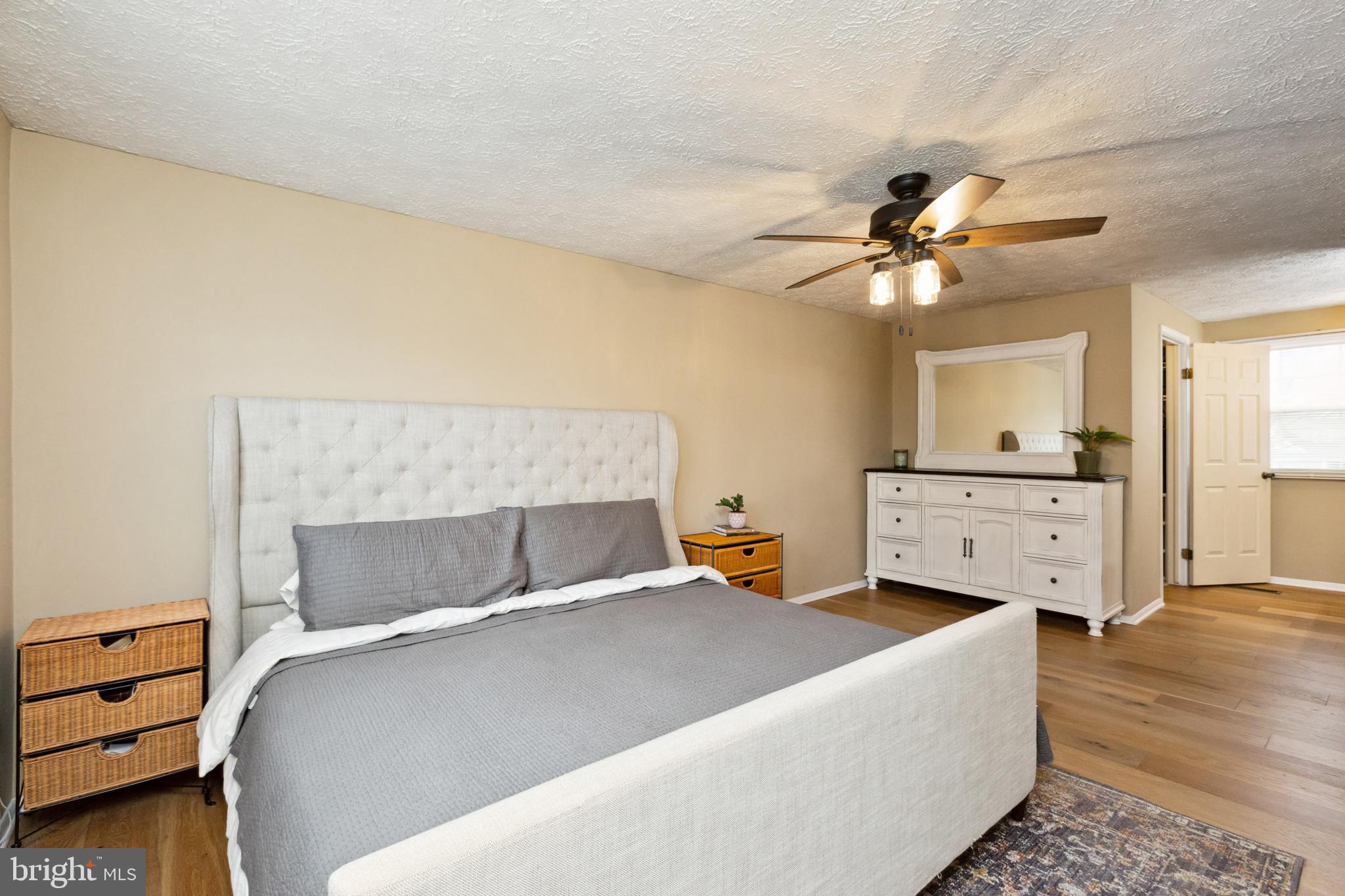 FOUNTAIN ROCK MANOR - Residential