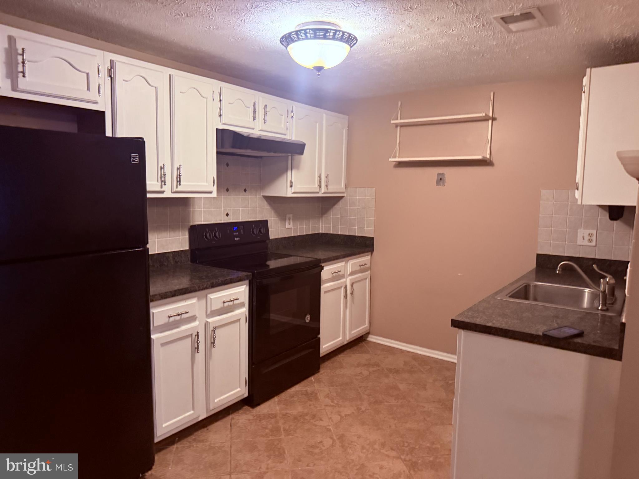 CLARYS FOREST - Residential Lease