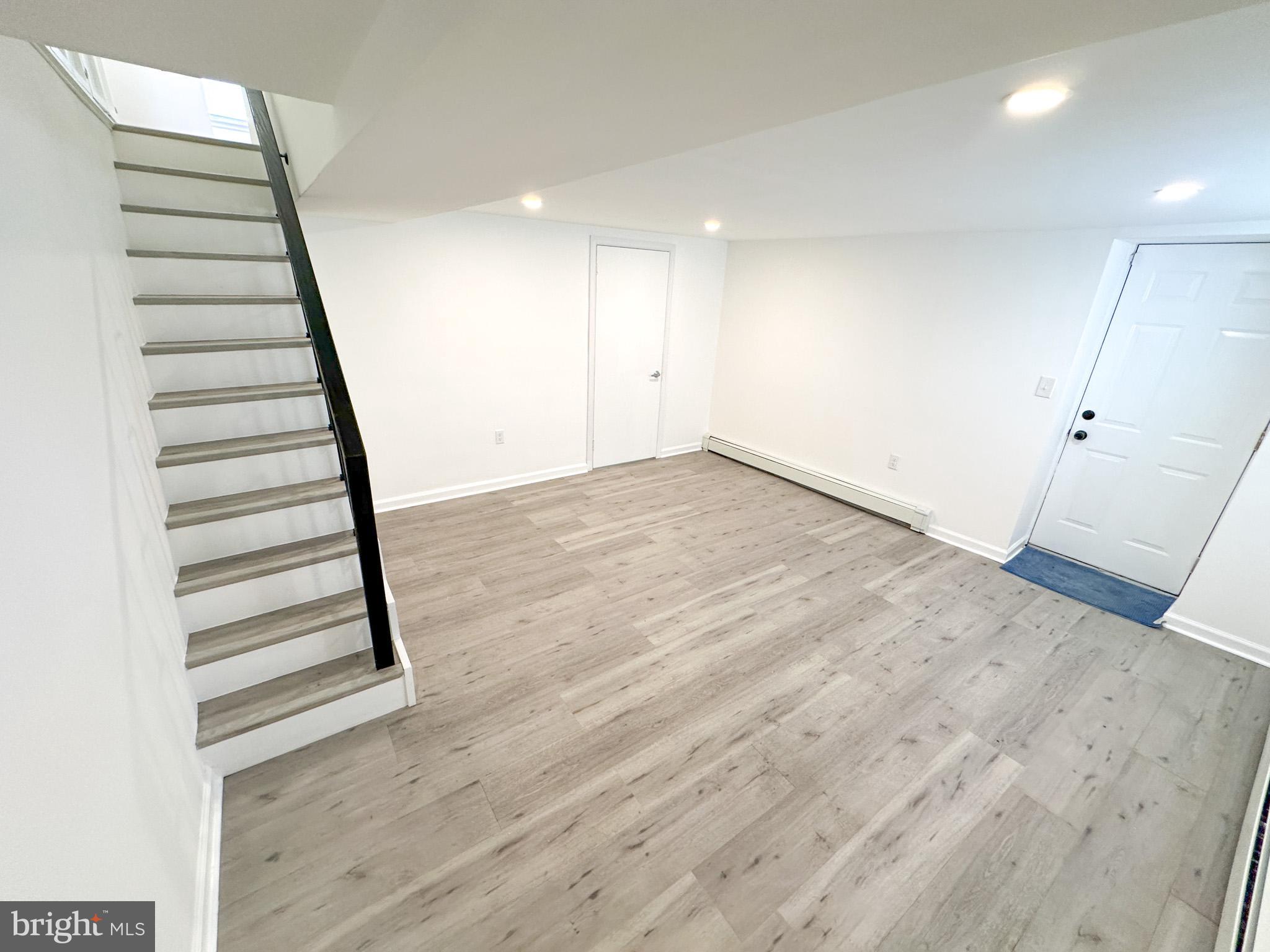 OXFORD CIRCLE - Residential Lease