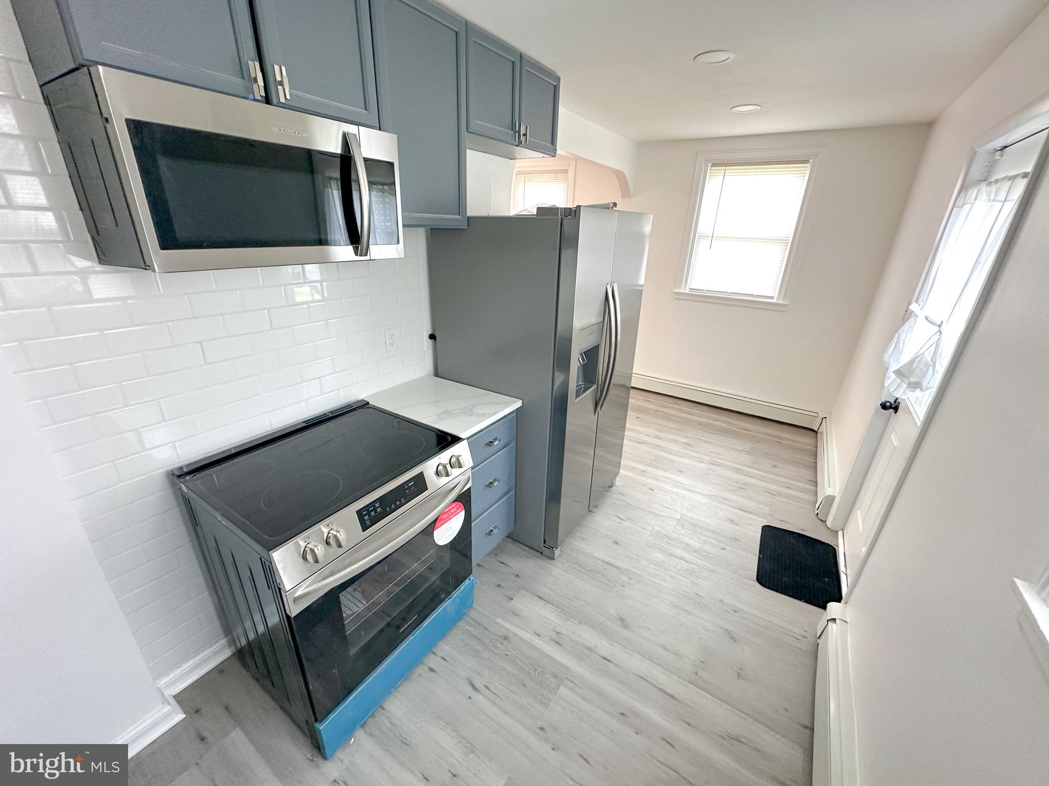 OXFORD CIRCLE - Residential Lease