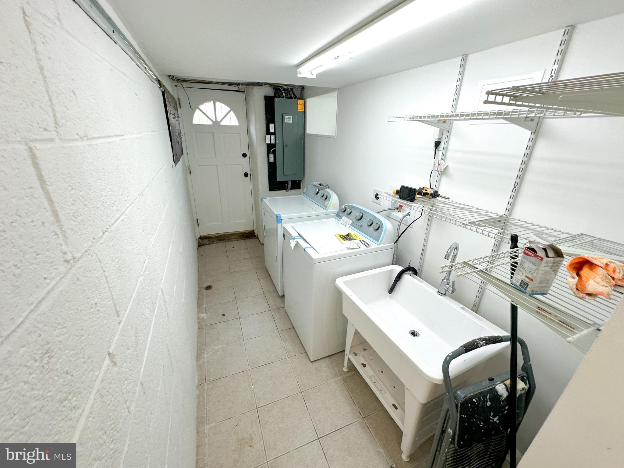 OXFORD CIRCLE - Residential Lease