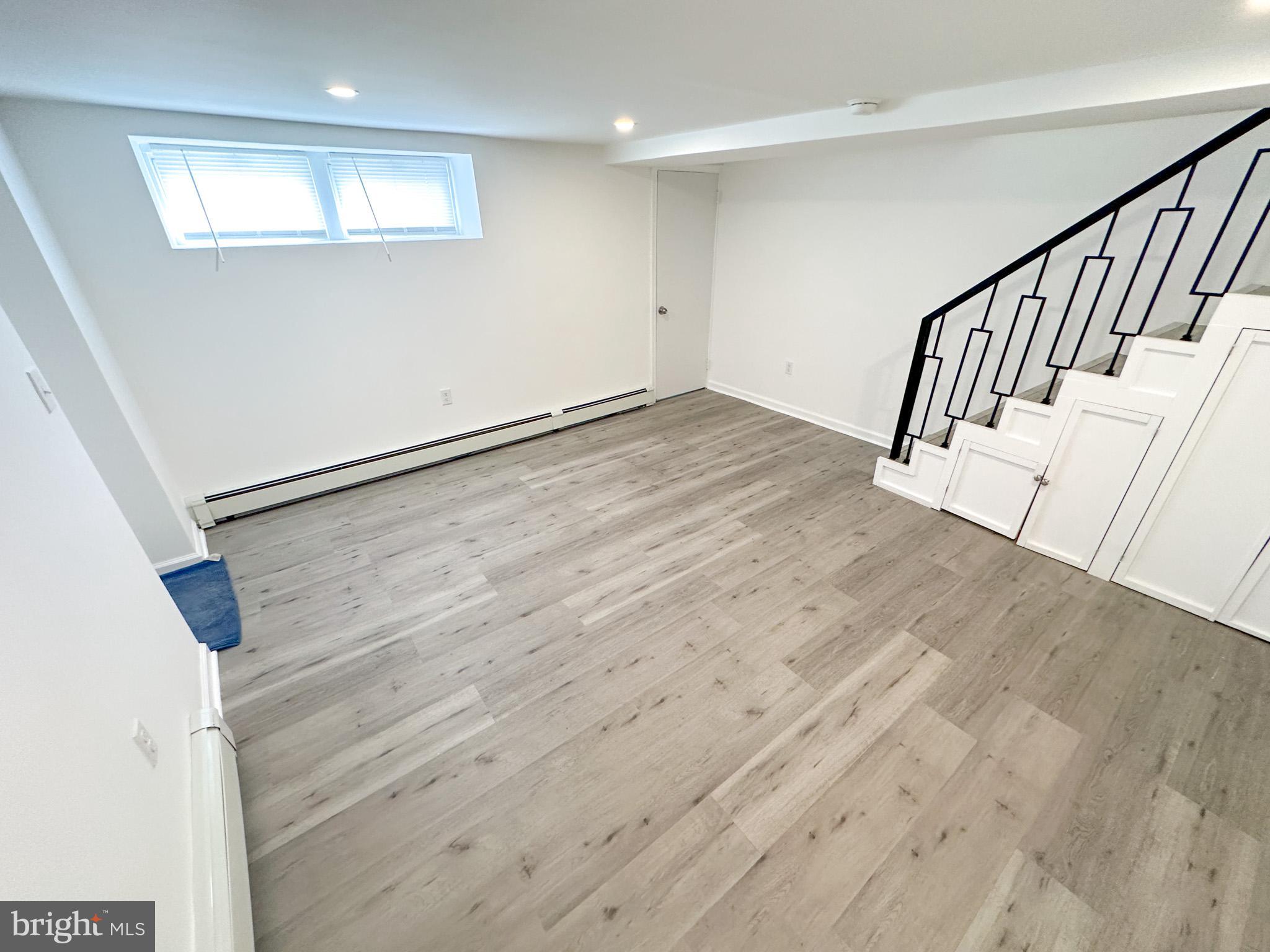 OXFORD CIRCLE - Residential Lease