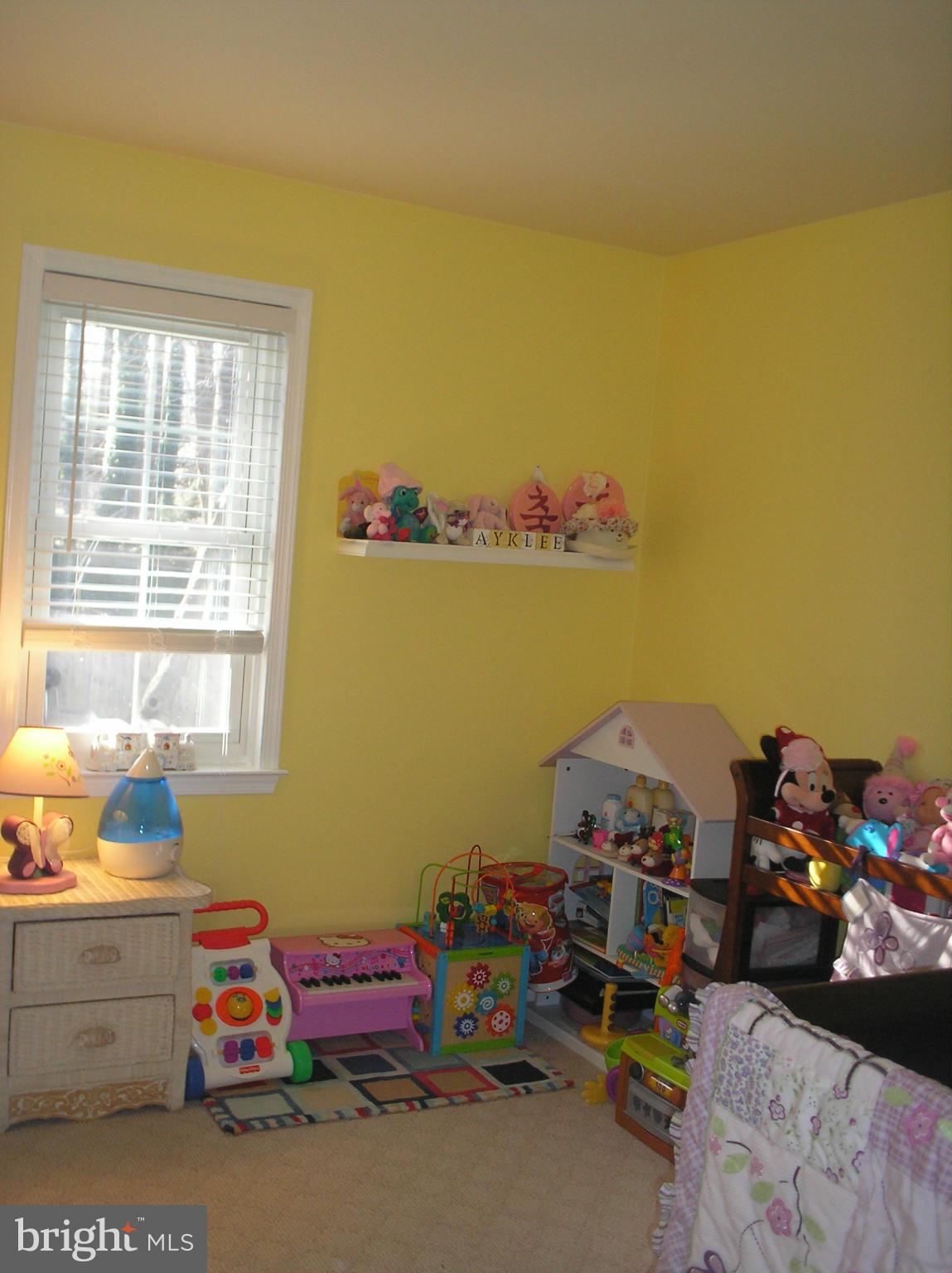 CHESTNUT HILLS WEST - Residential Lease