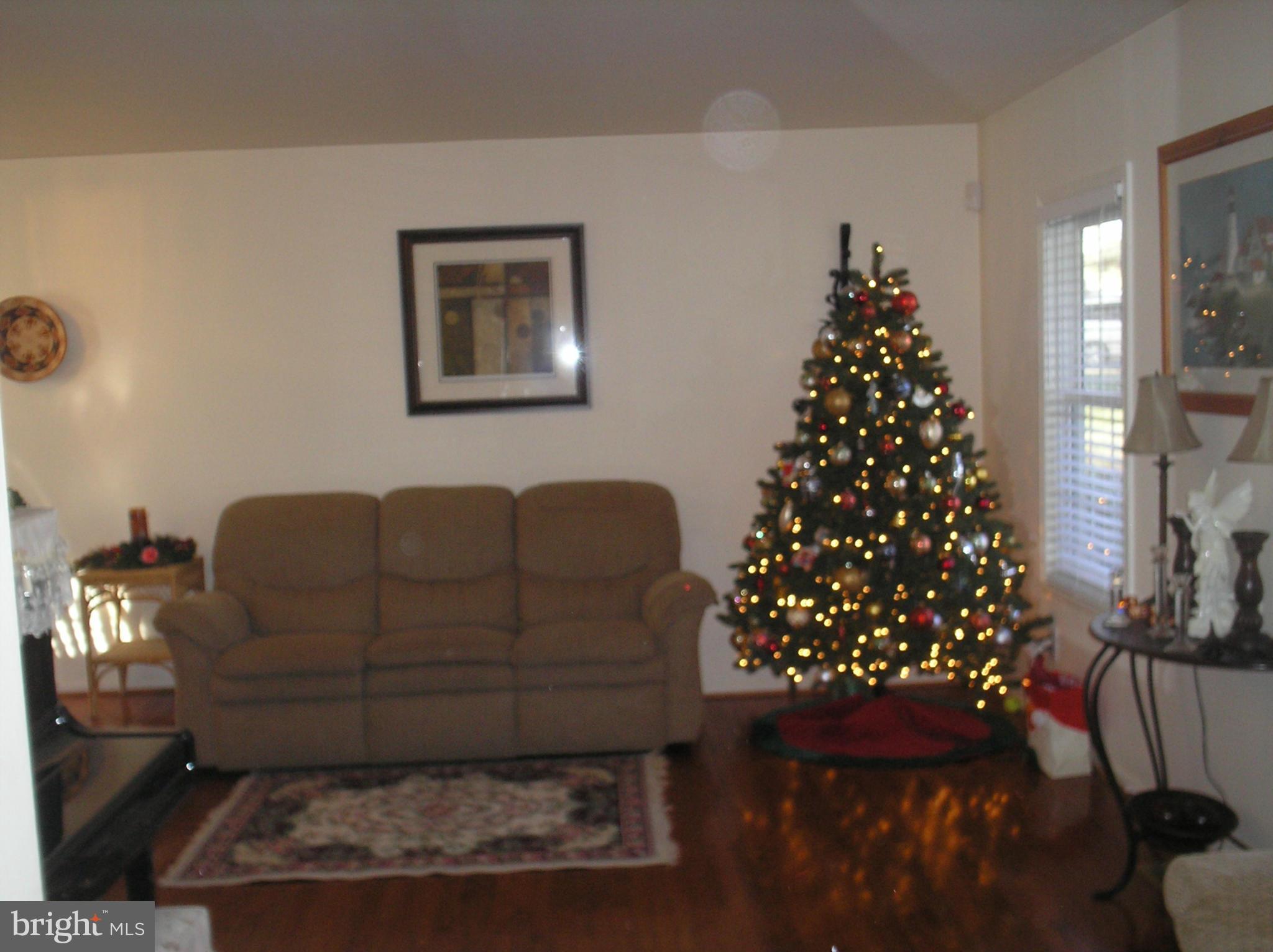 CHESTNUT HILLS WEST - Residential Lease