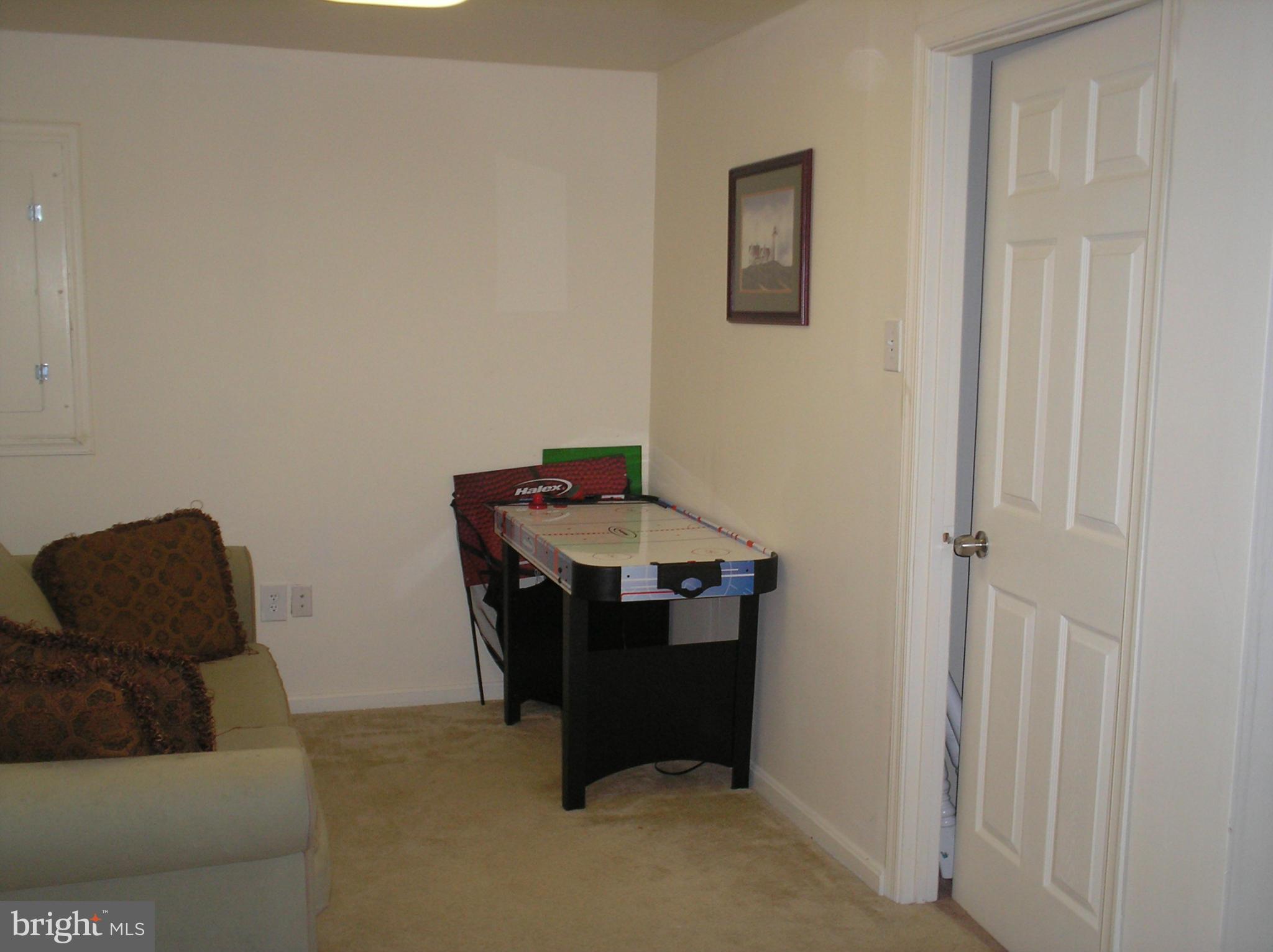 CHESTNUT HILLS WEST - Residential Lease