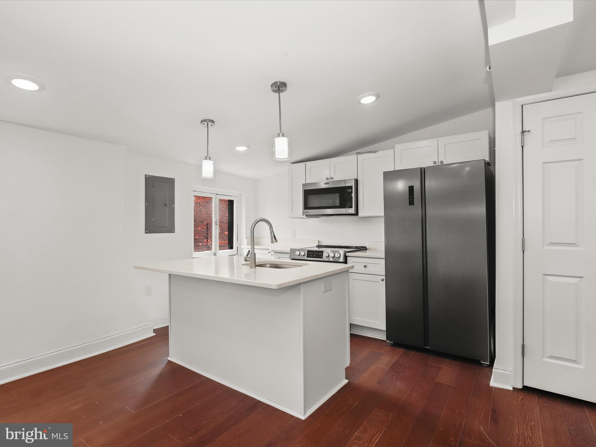 MOUNT VERNON PLACE HISTORIC DISTRICT - Commercial Sale