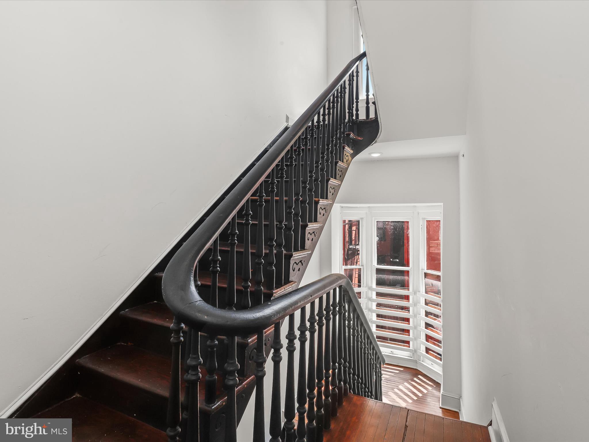 MOUNT VERNON PLACE HISTORIC DISTRICT - Commercial Sale