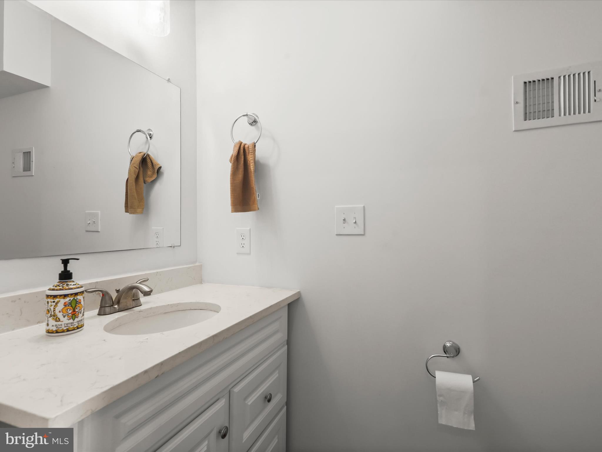 MOUNT VERNON PLACE HISTORIC DISTRICT - Commercial Sale