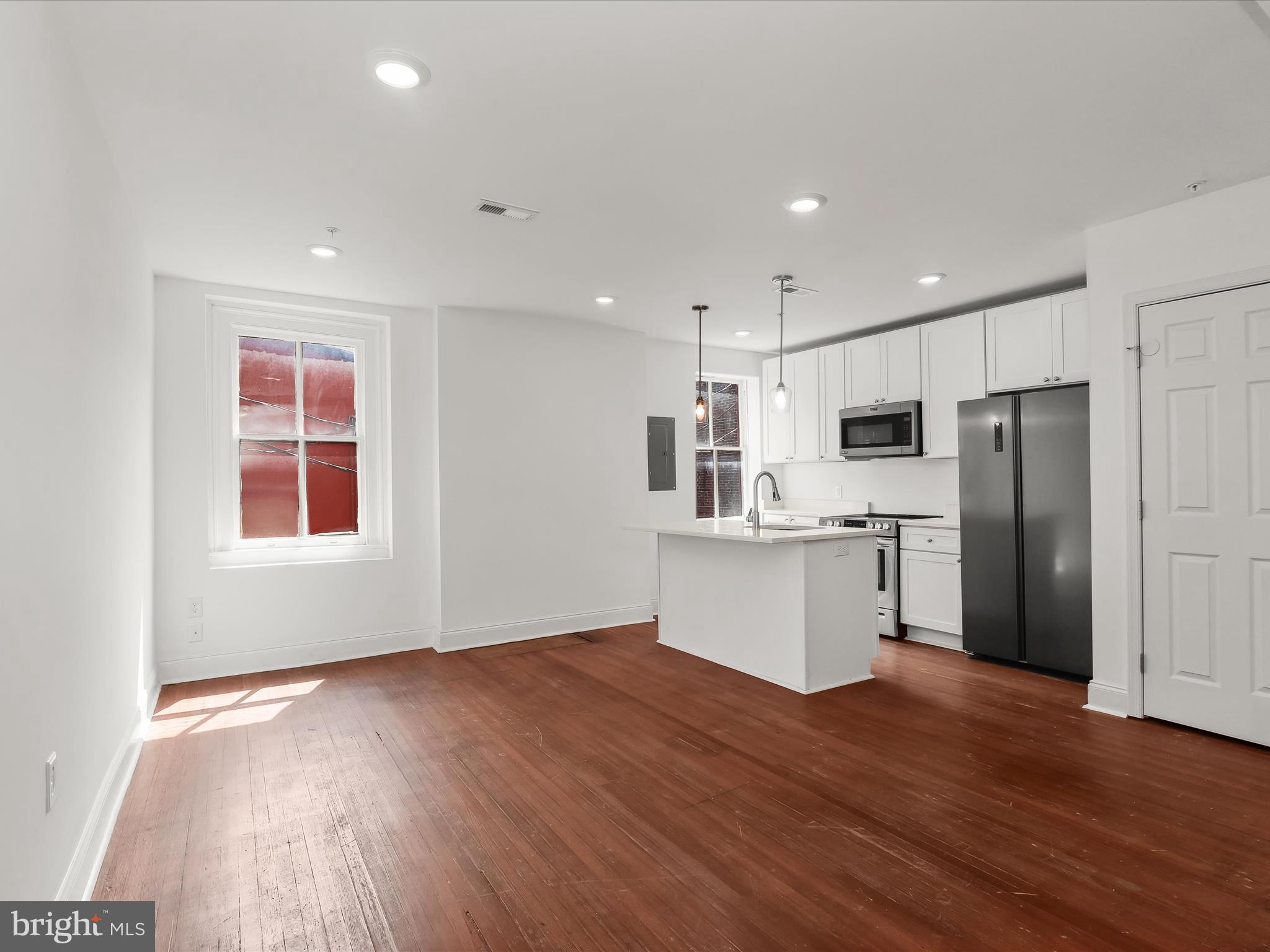 MOUNT VERNON PLACE HISTORIC DISTRICT - Commercial Sale