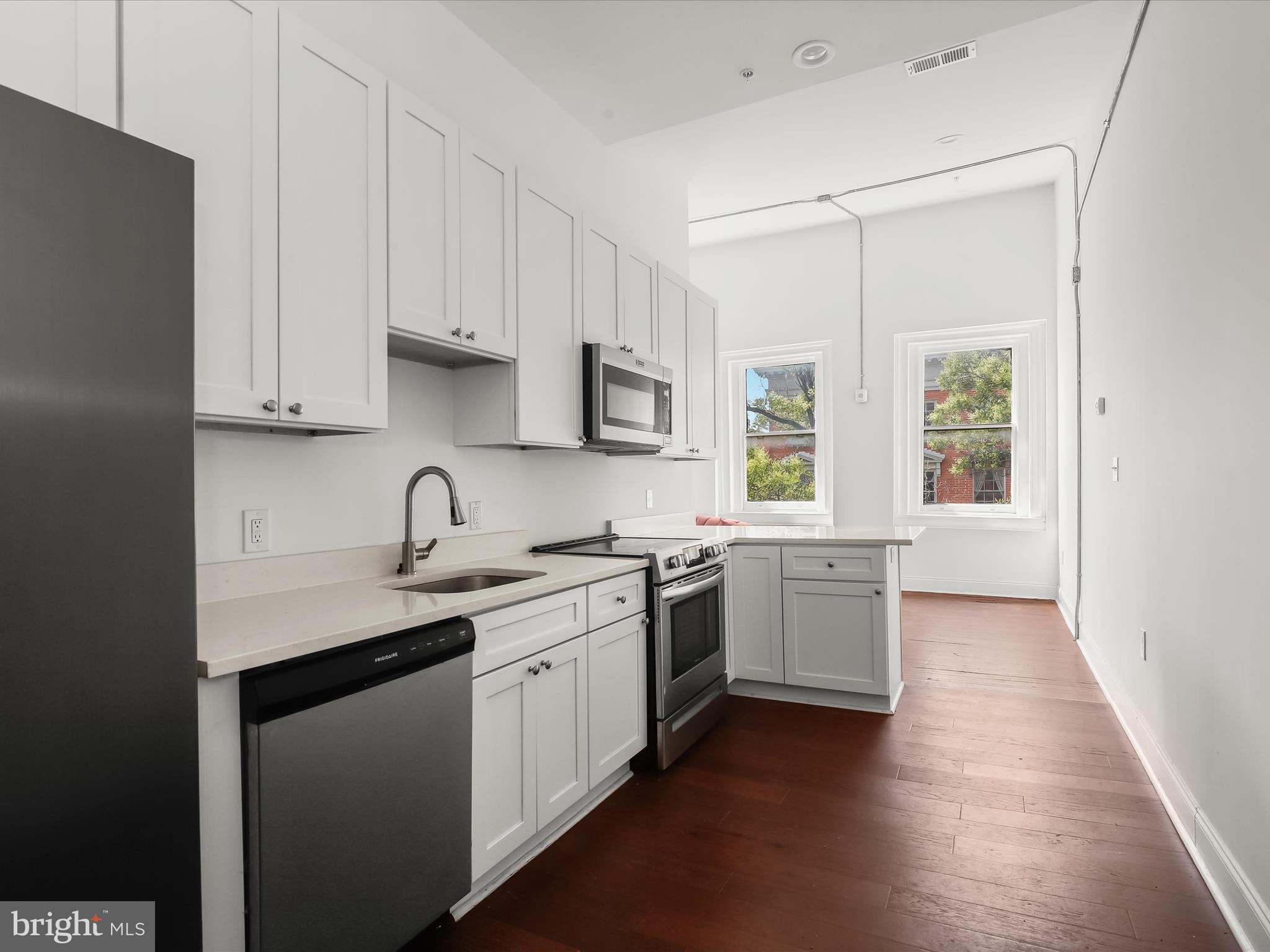 MOUNT VERNON PLACE HISTORIC DISTRICT - Commercial Sale