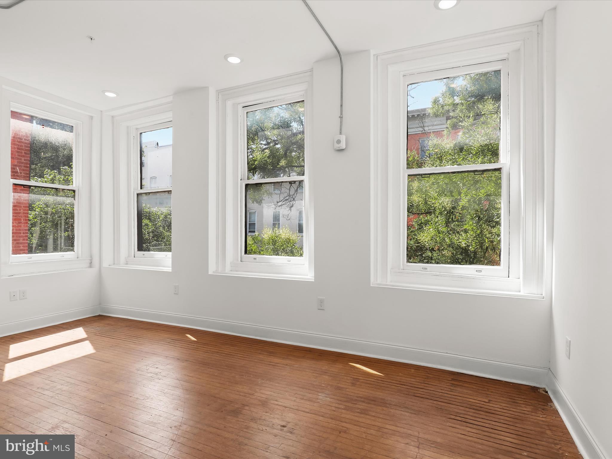 MOUNT VERNON PLACE HISTORIC DISTRICT - Commercial Sale