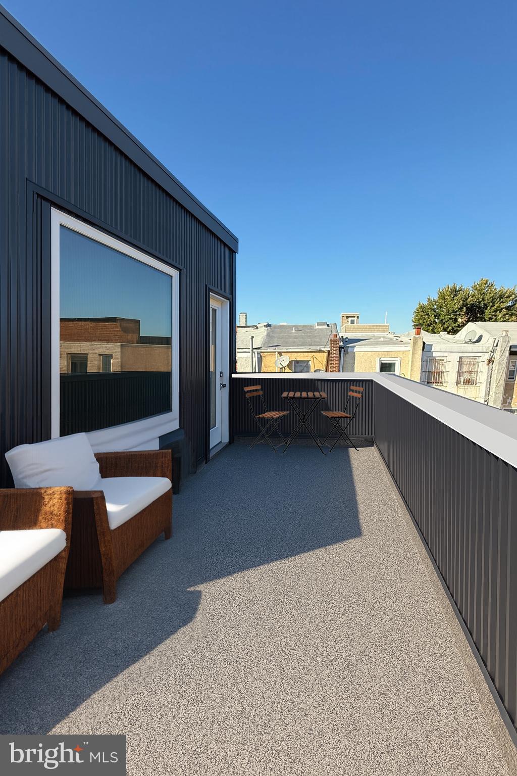 DICKENS SQ - Residential