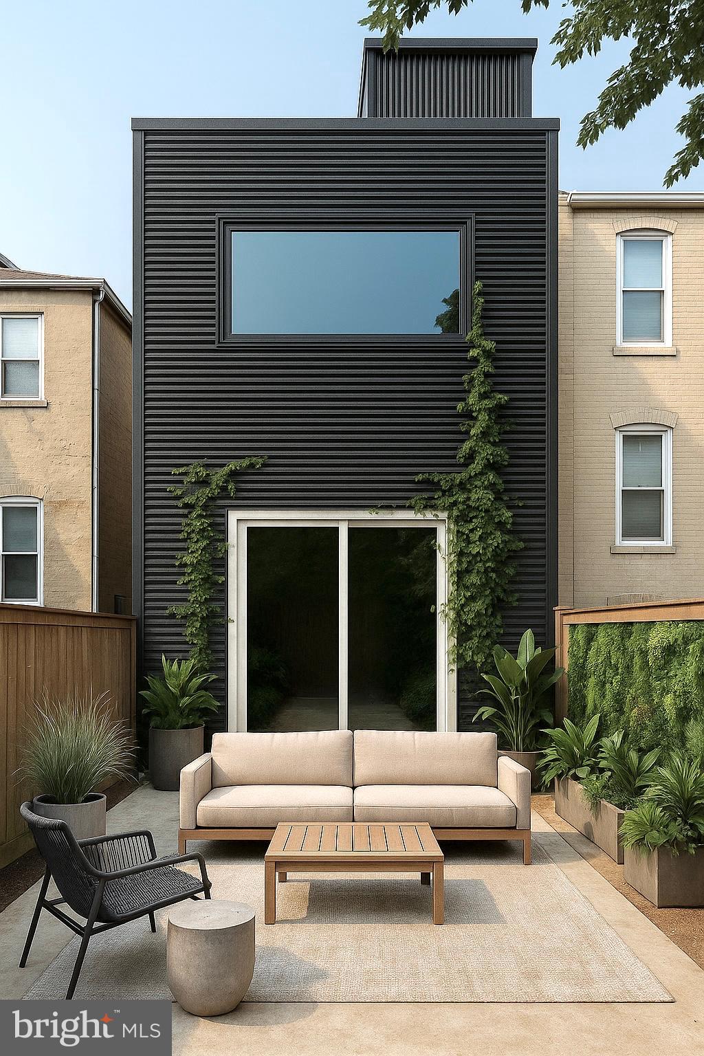 DICKENS SQ - Residential