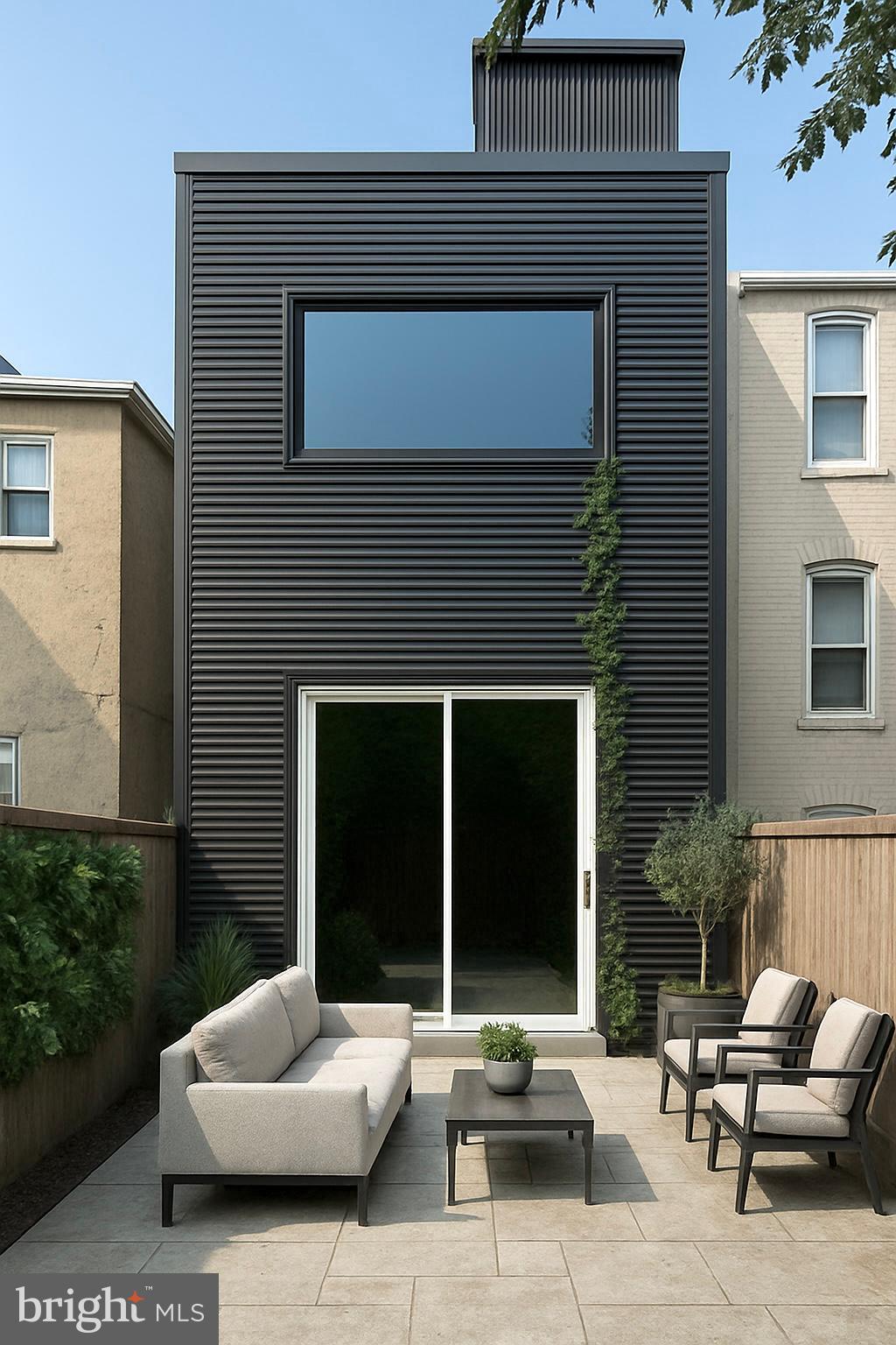 DICKENS SQ - Residential