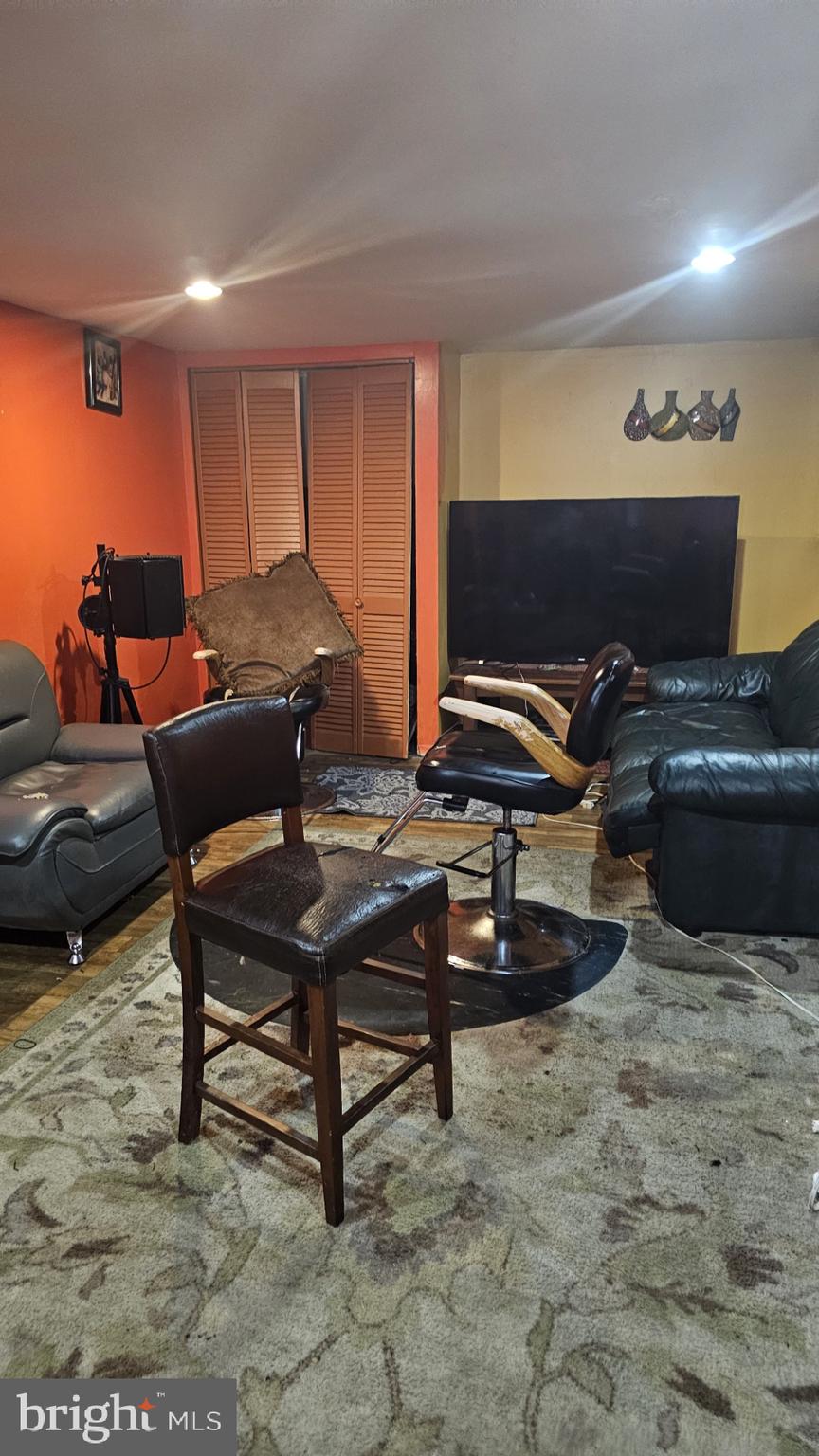 HYATTSVILLE - Residential