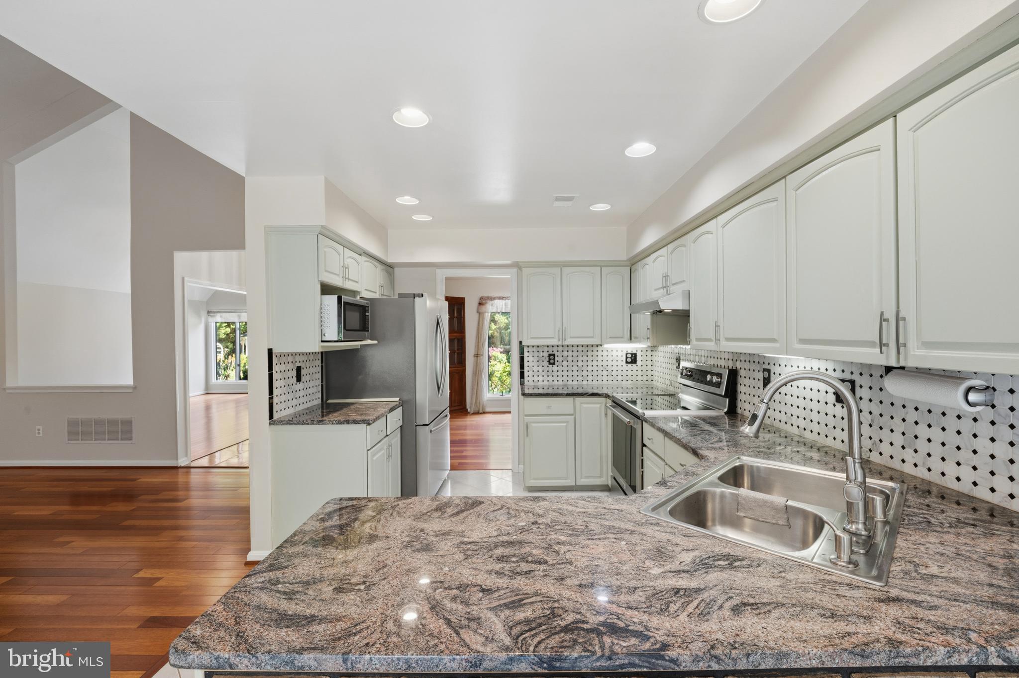 HOPKINS MEAD - Residential