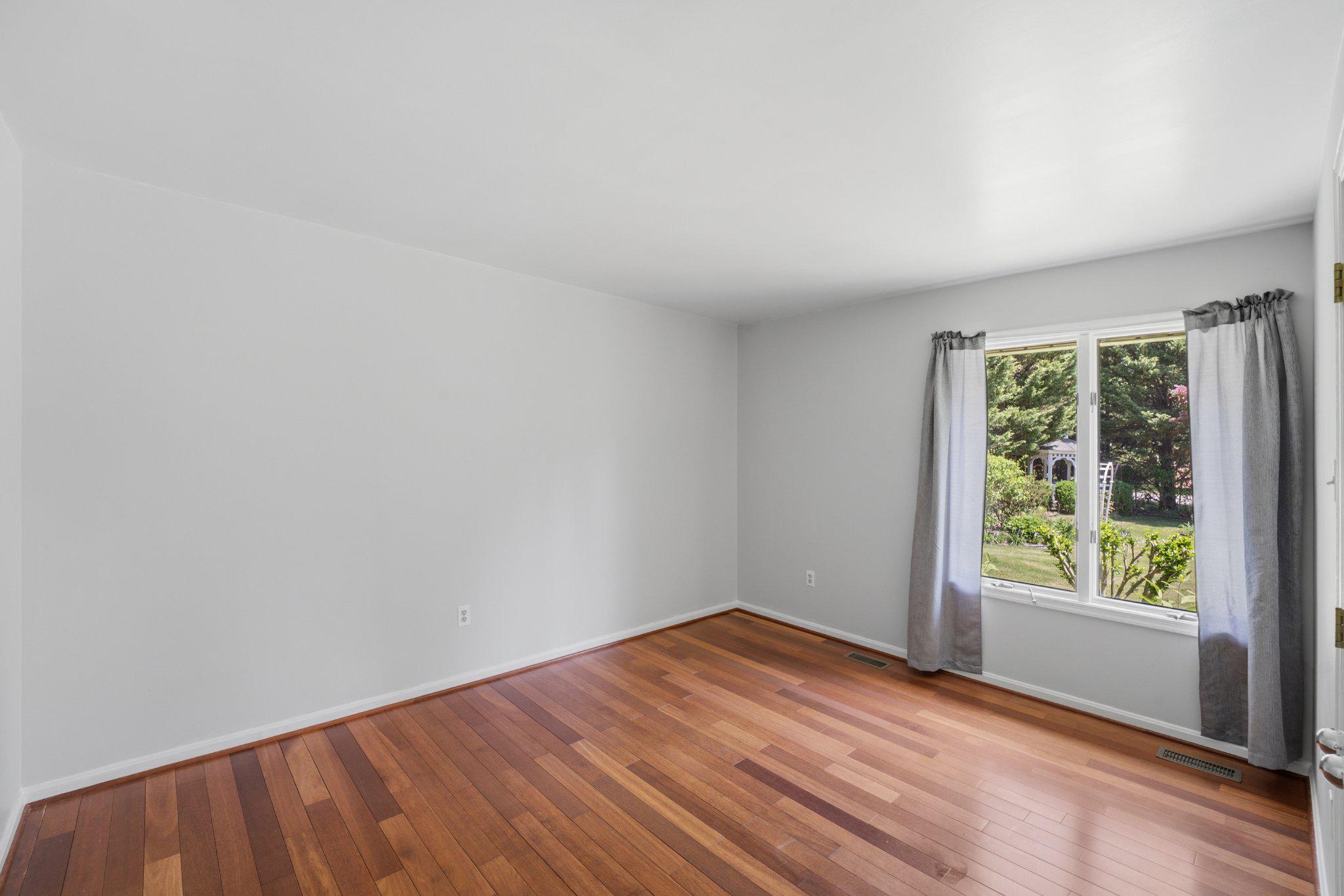 HOPKINS MEAD - Residential