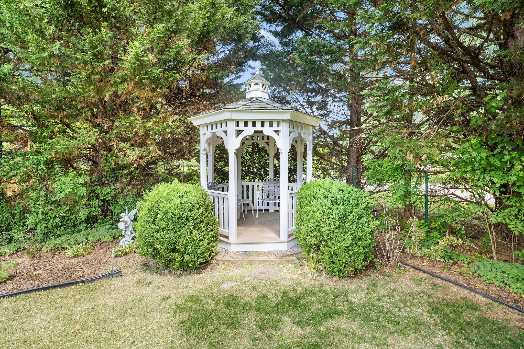 HOPKINS MEAD - Residential