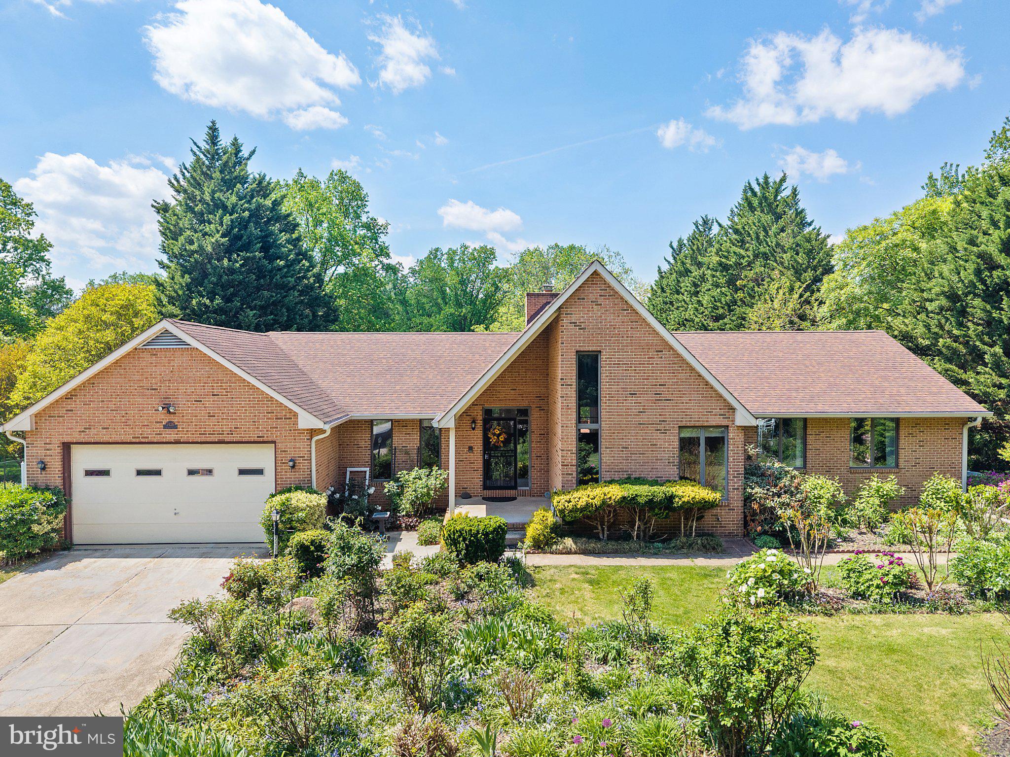 HOPKINS MEAD - Residential