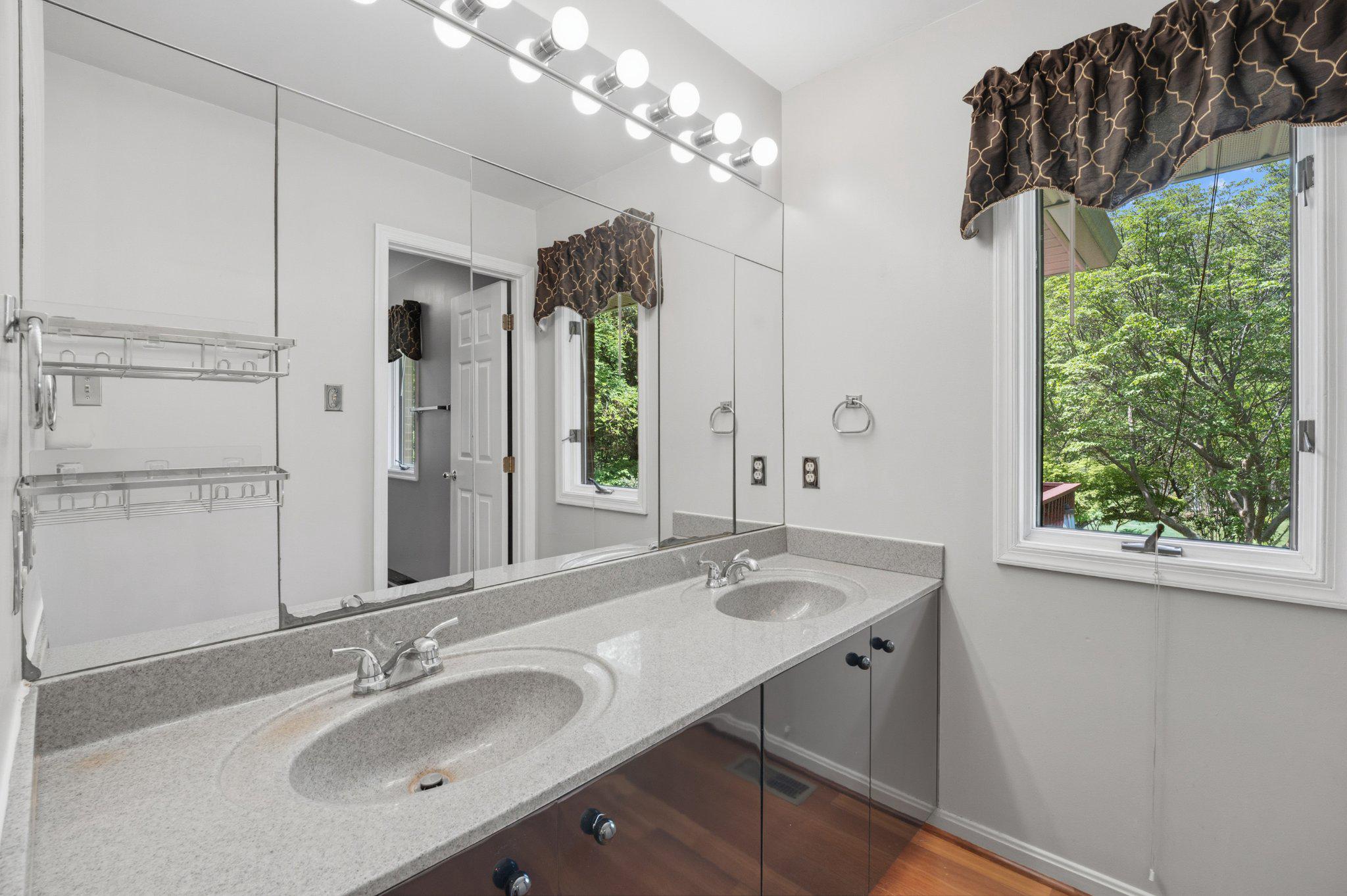 HOPKINS MEAD - Residential