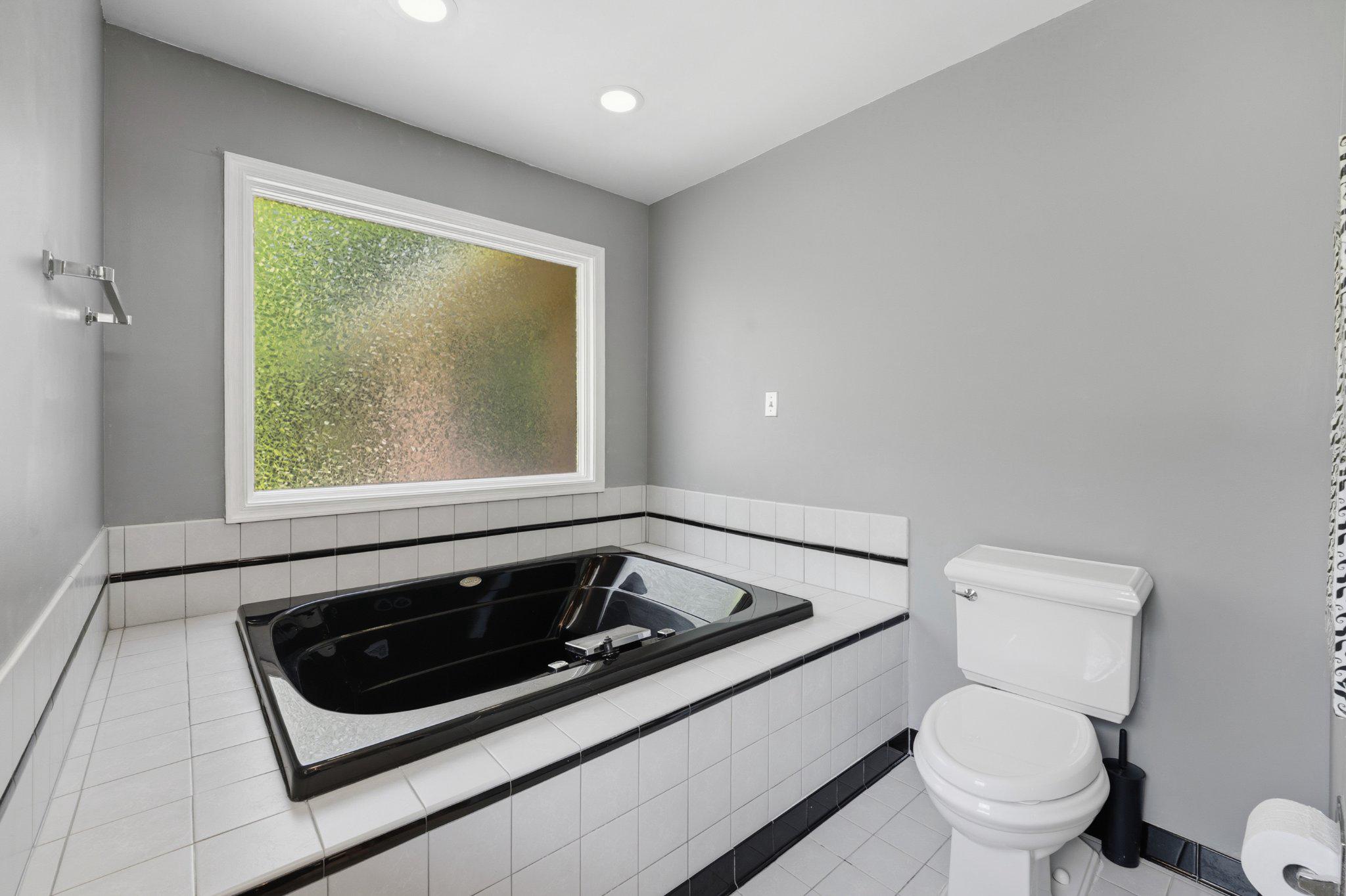 HOPKINS MEAD - Residential