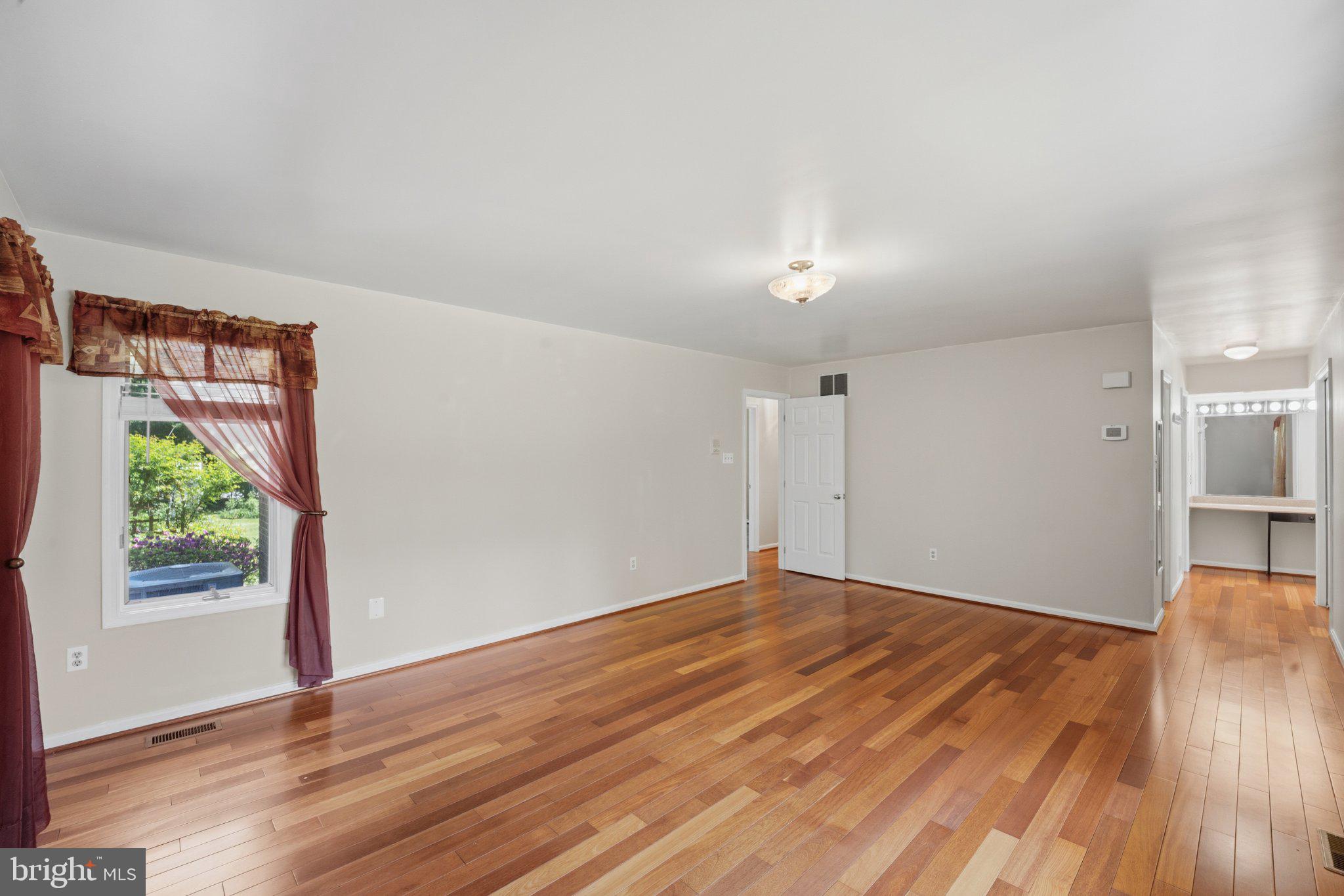 HOPKINS MEAD - Residential