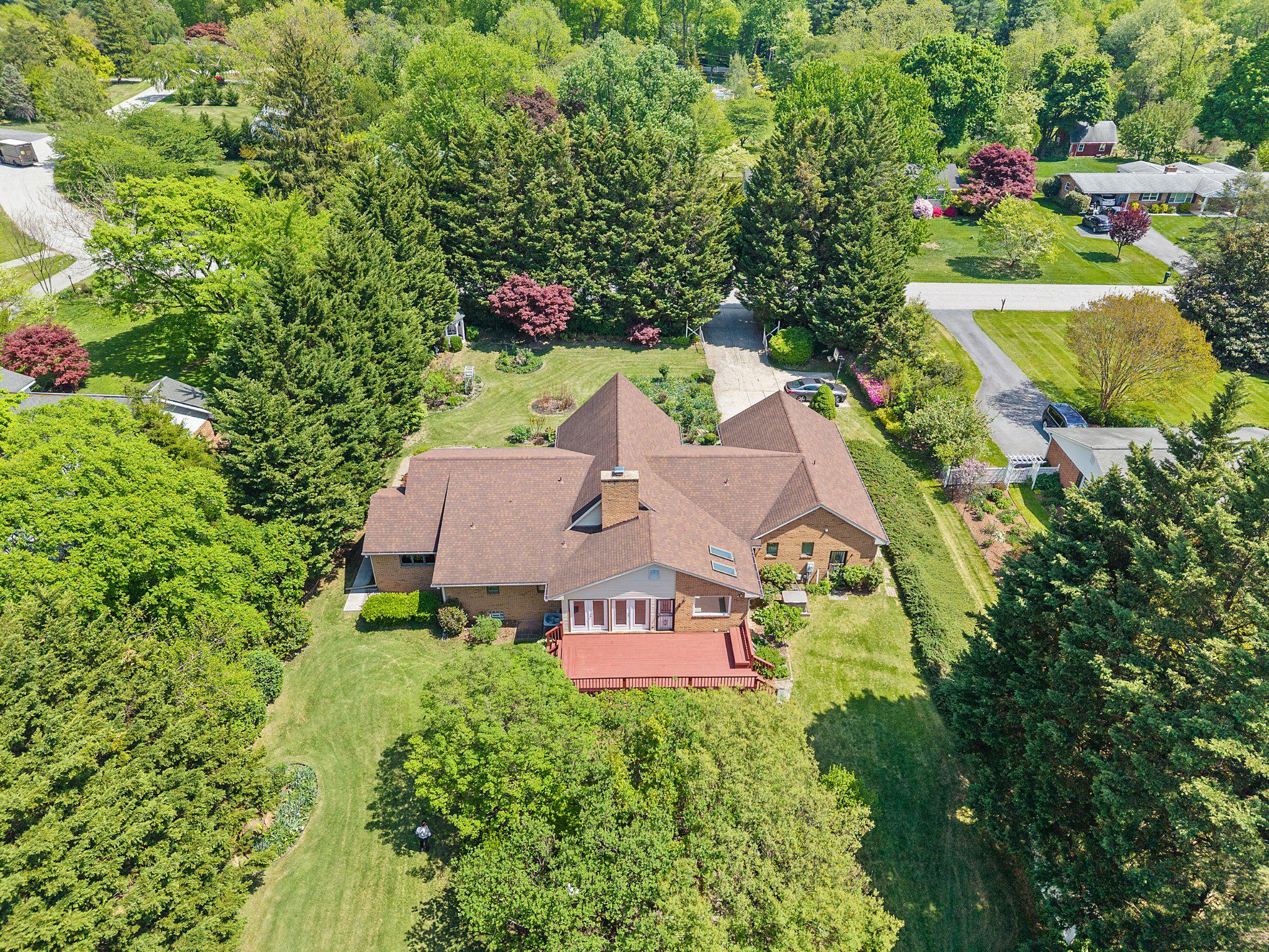 HOPKINS MEAD - Residential