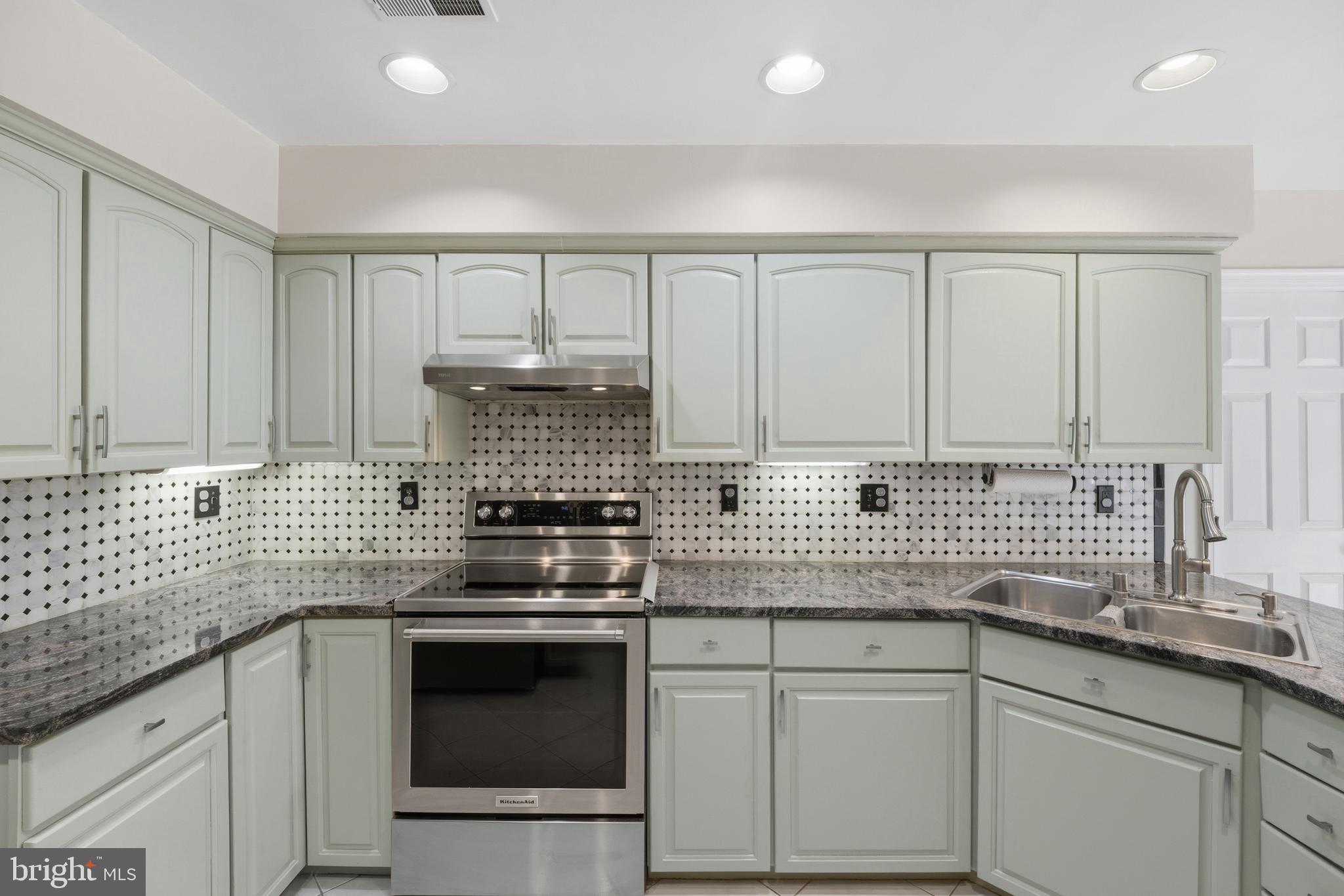 HOPKINS MEAD - Residential