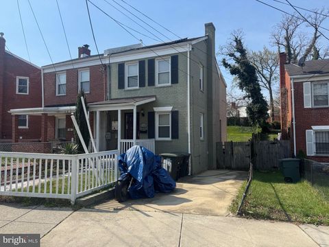 119 47TH STREET SE WASHINGTON DC 20019