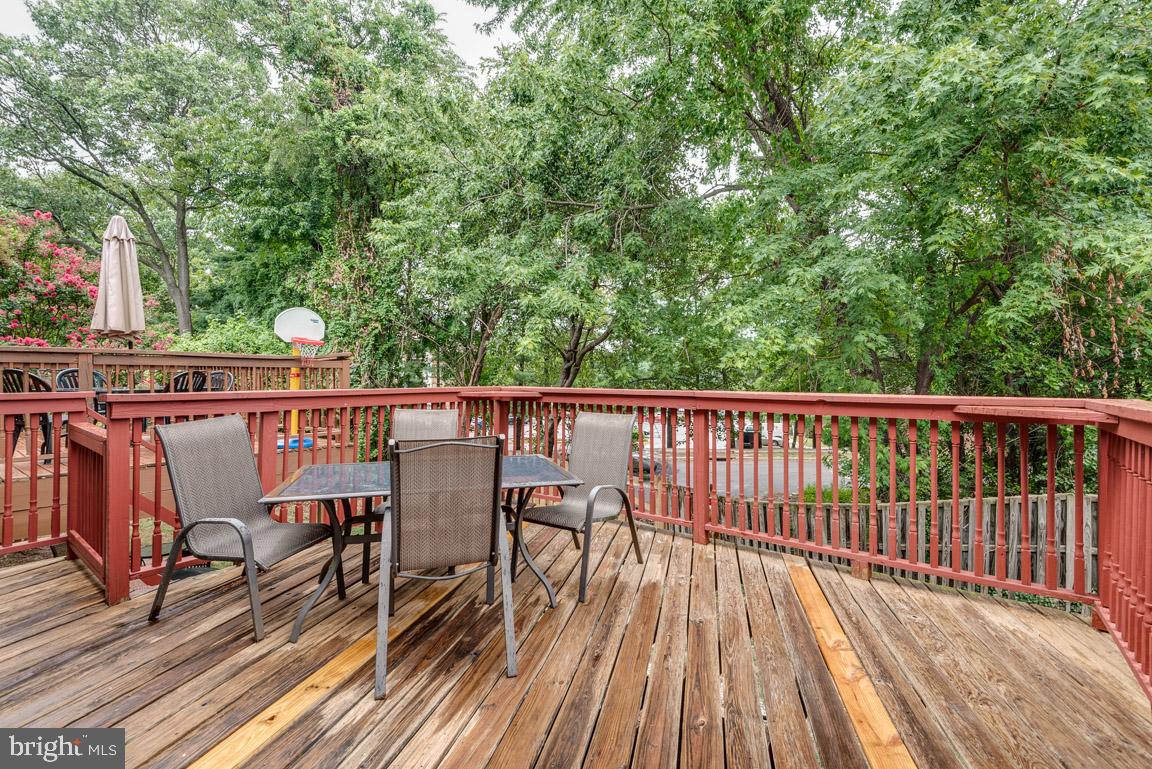 CLOVERLEAF TOWNHOUSES - Residential