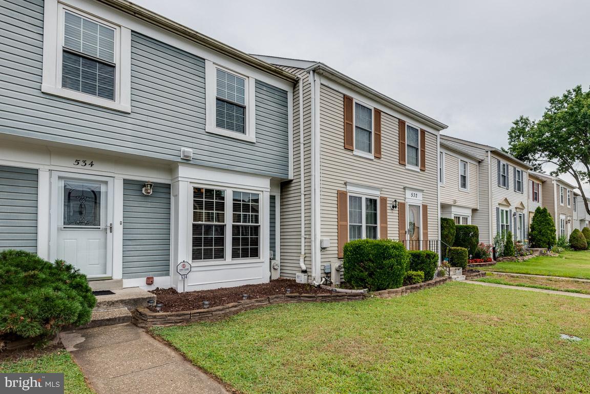 CLOVERLEAF TOWNHOUSES - Residential