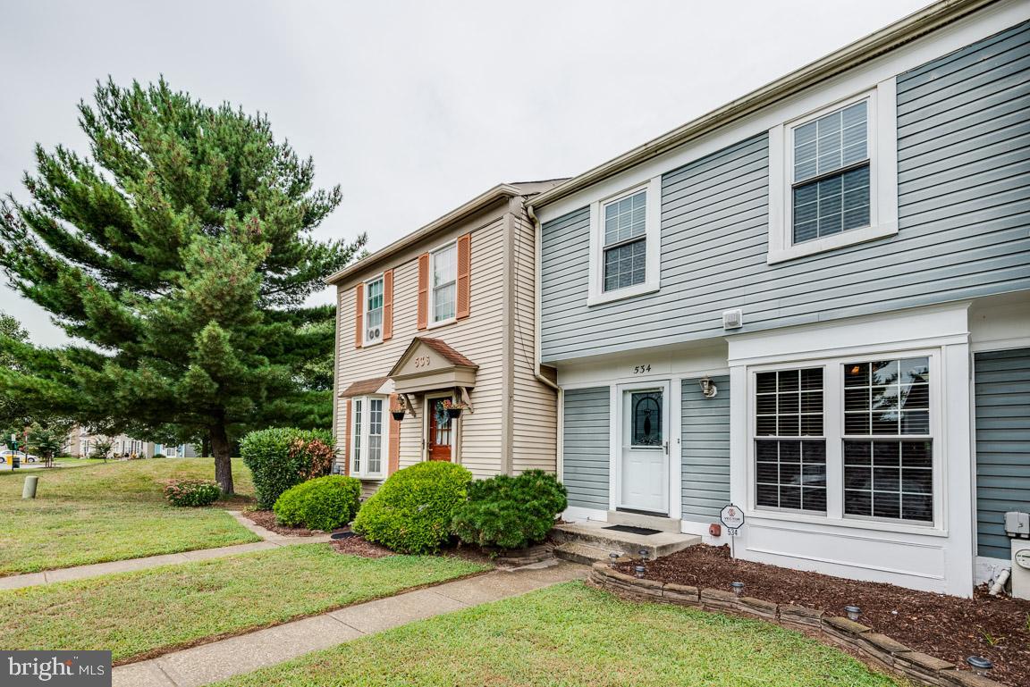 CLOVERLEAF TOWNHOUSES - Residential