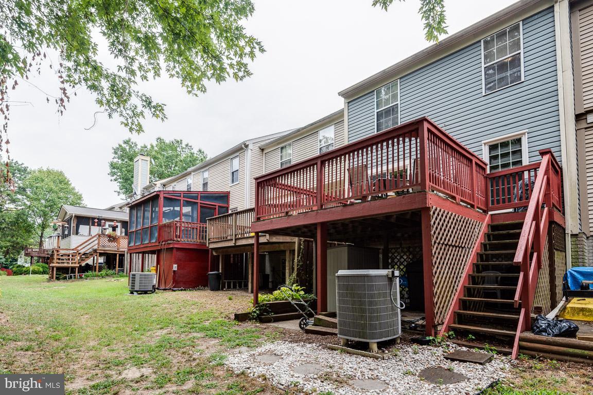 CLOVERLEAF TOWNHOUSES - Residential