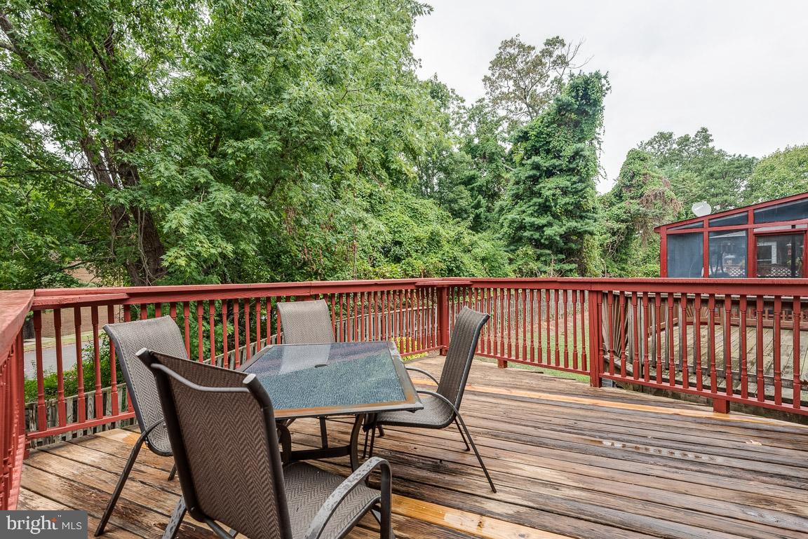 CLOVERLEAF TOWNHOUSES - Residential