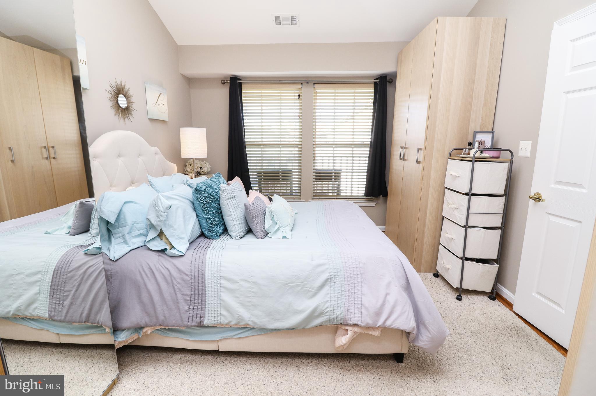 CAMERON STATION - Residential