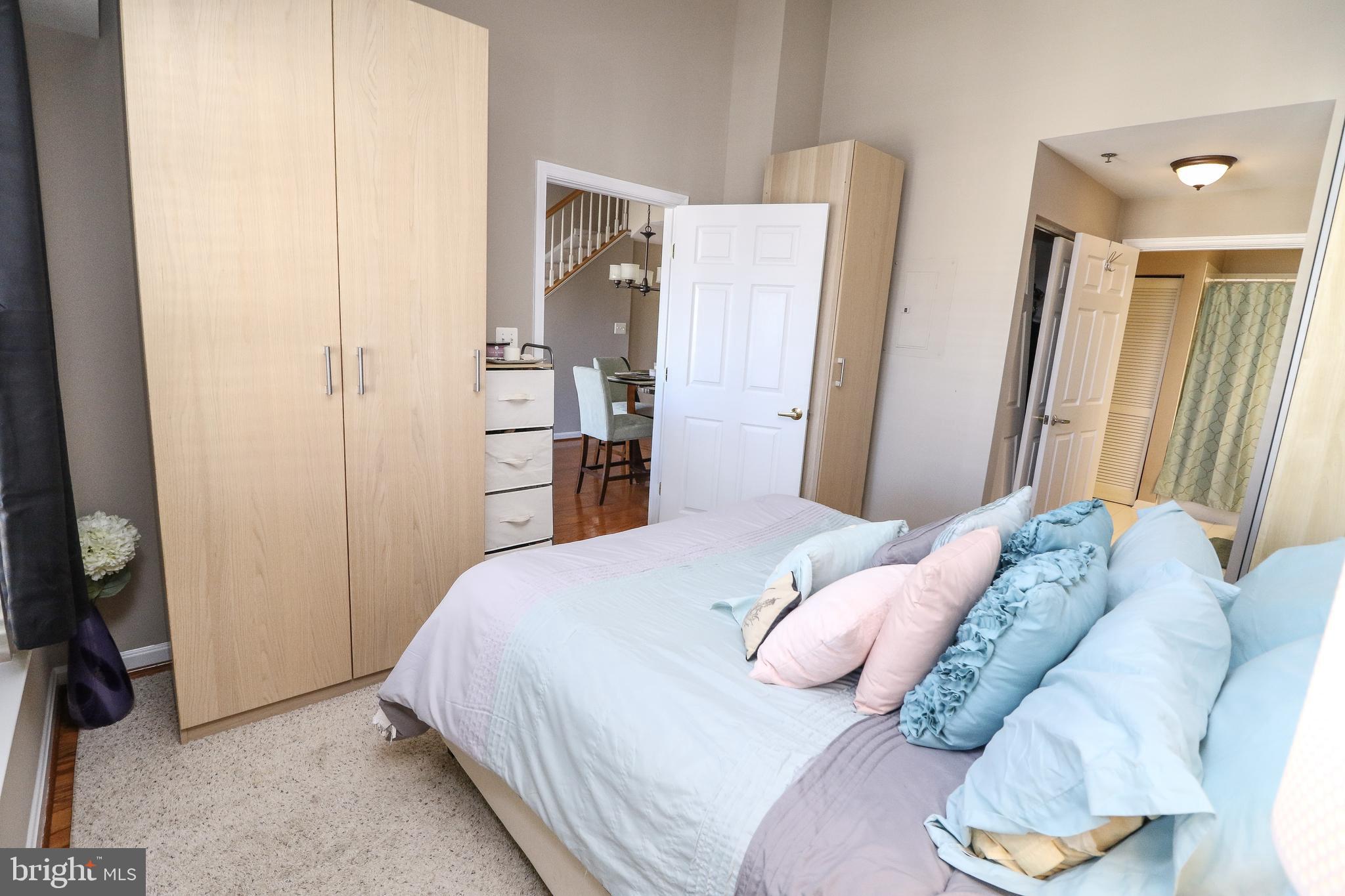 CAMERON STATION - Residential