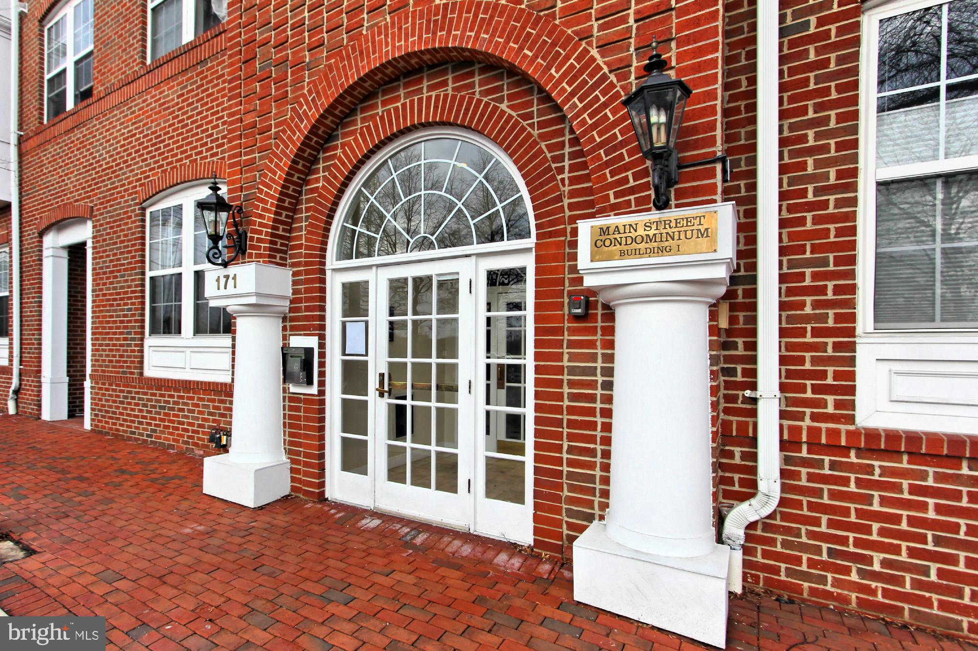 CAMERON STATION - Residential