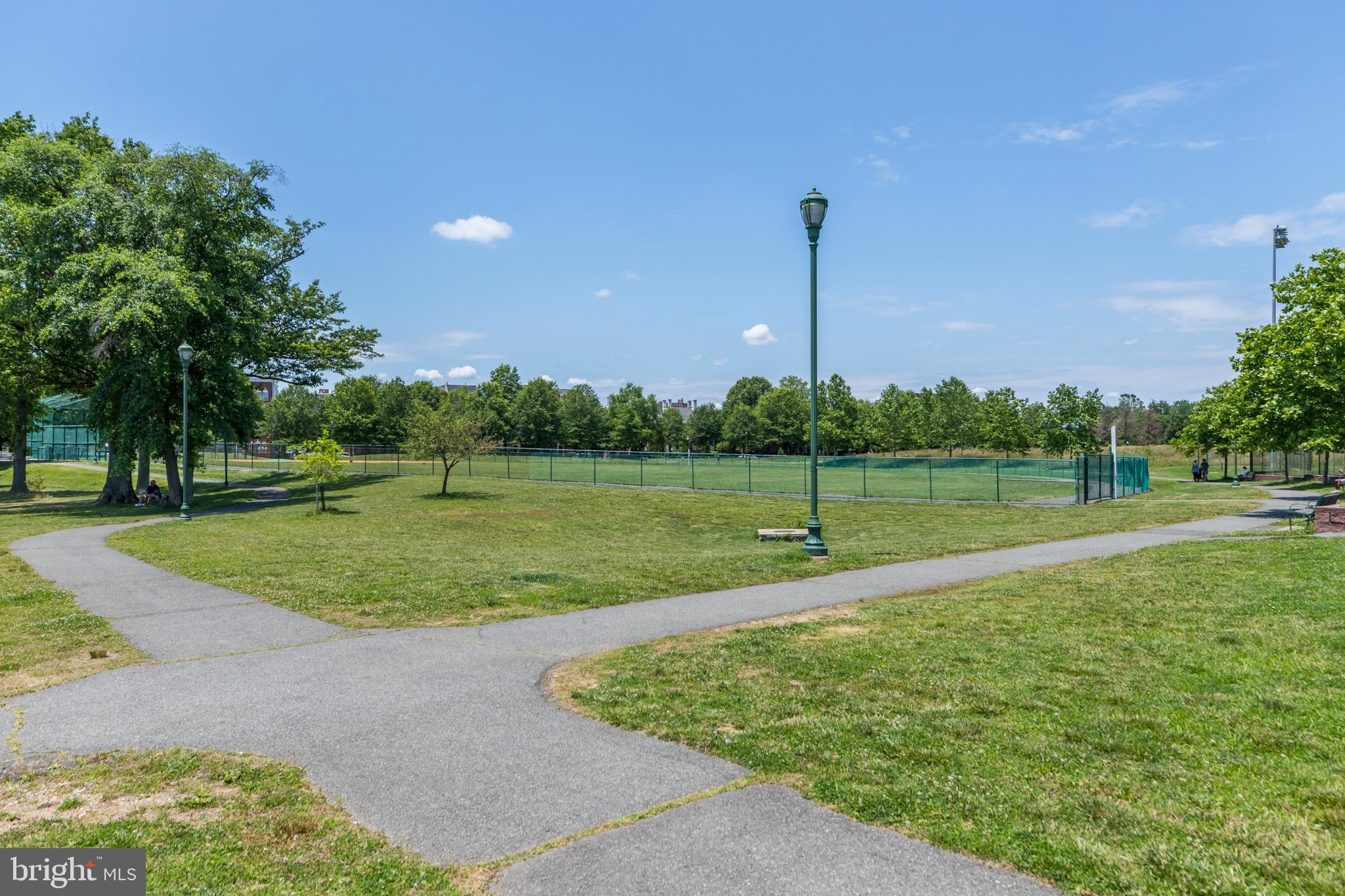 CAMERON STATION - Residential