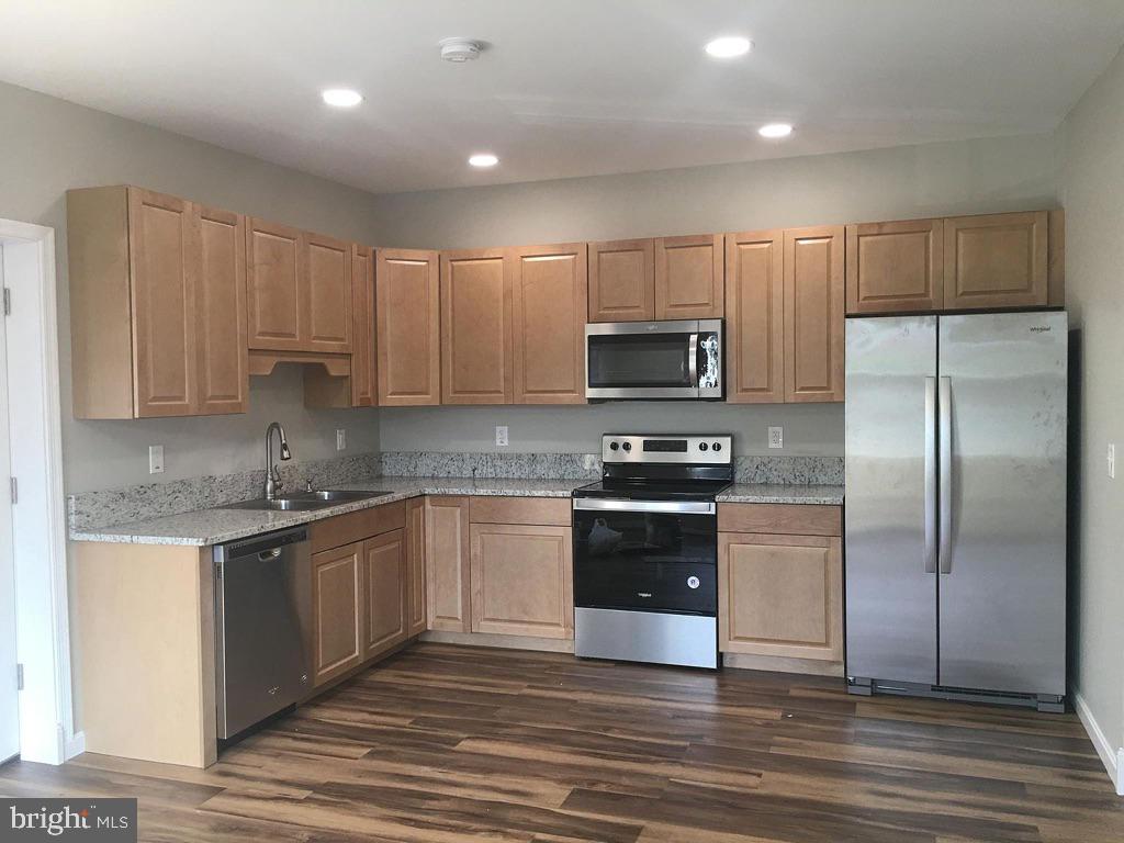 LANCASTER - Residential Income