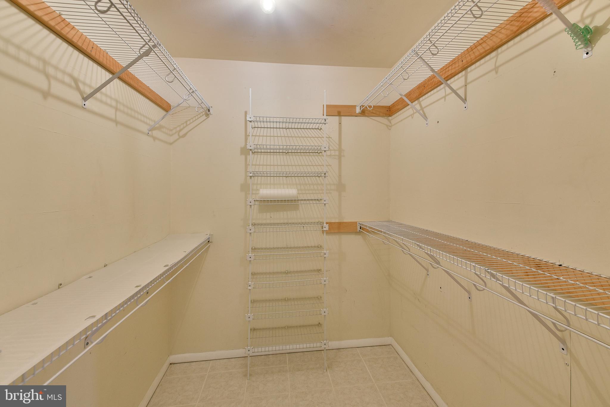 TANNERIE WOODS - Residential Lease