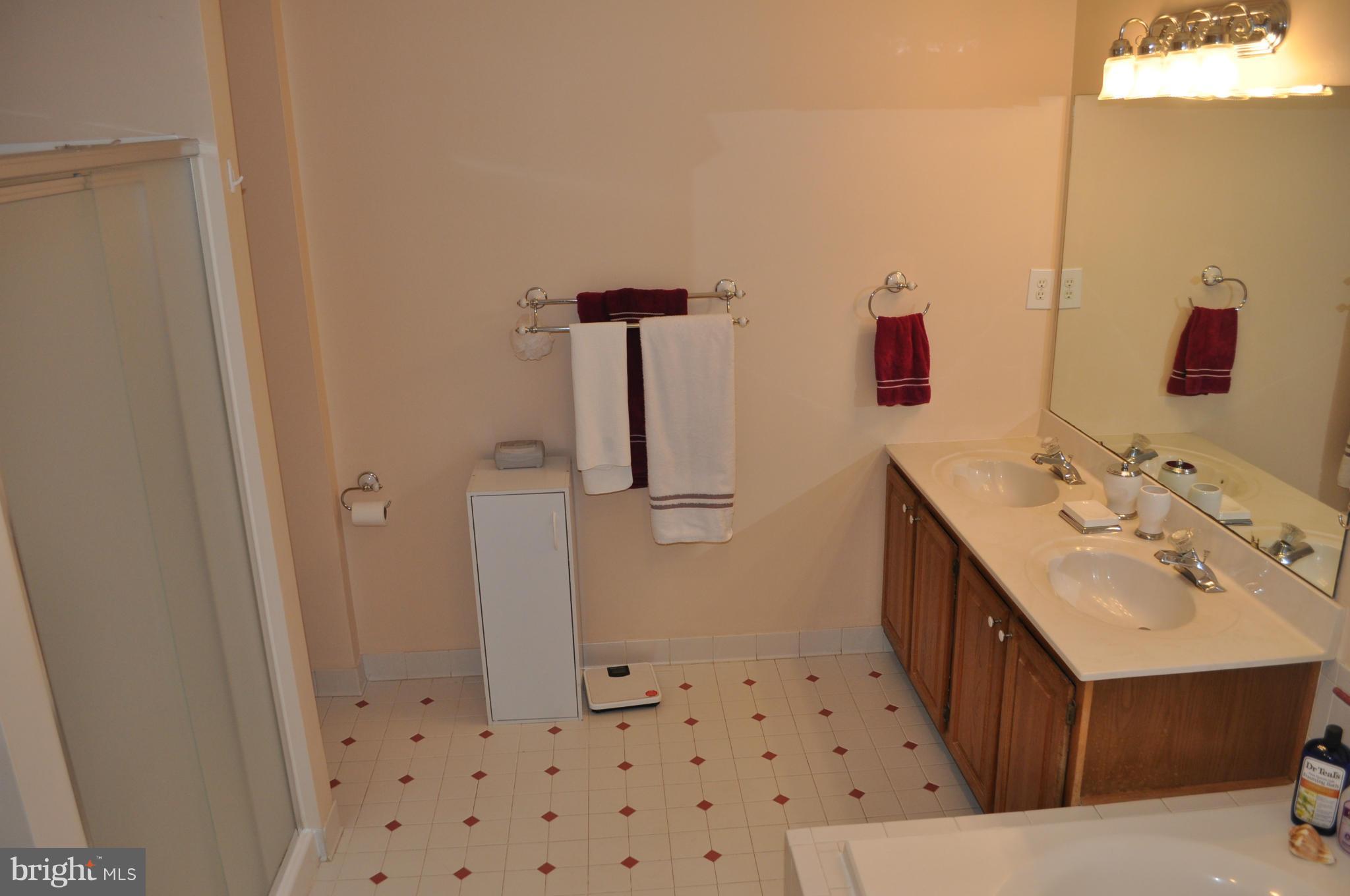 BERRY HILL MANOR - Residential