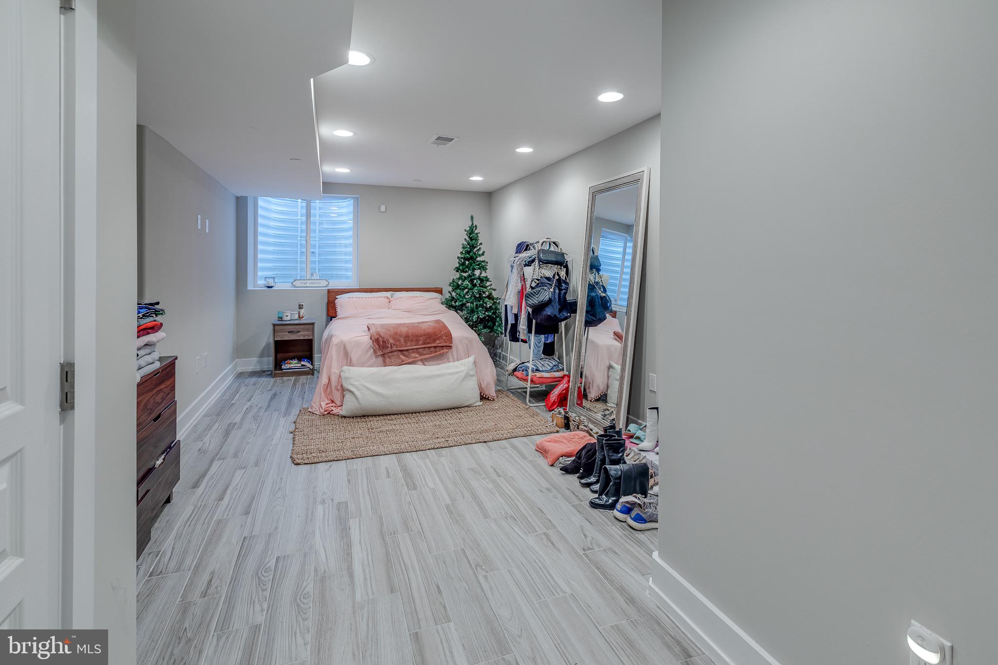 GRADUATE HOSPITAL - Residential Lease