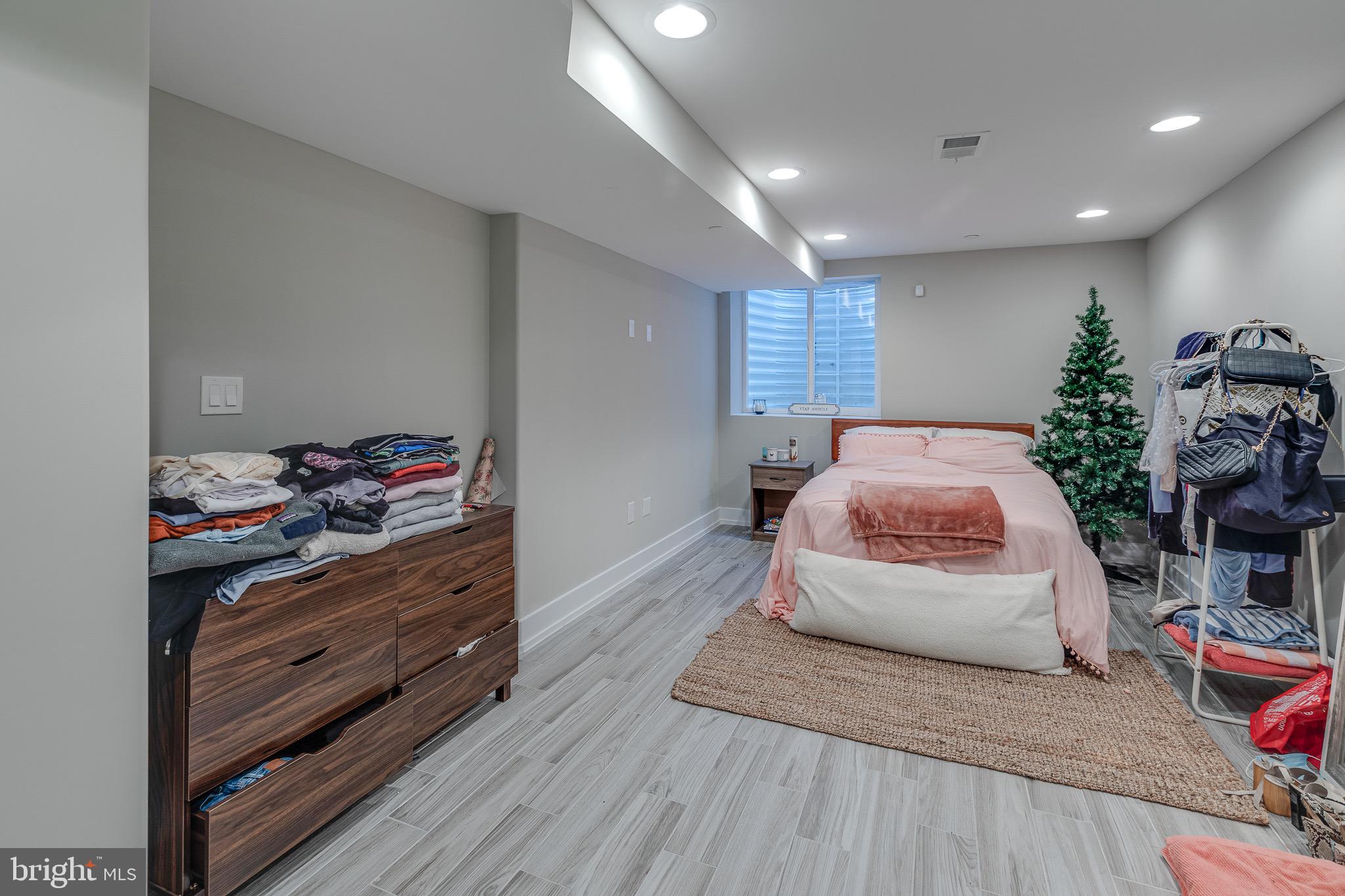 GRADUATE HOSPITAL - Residential Lease