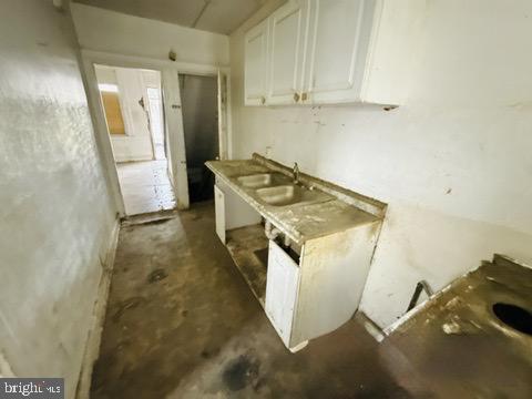 3401 RAVENWOOD AVENUE