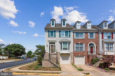 Townhouse For Rent - 7035 Fieldhurst Court<br/> Fairfax County, ALEXANDRIA, VA 22315