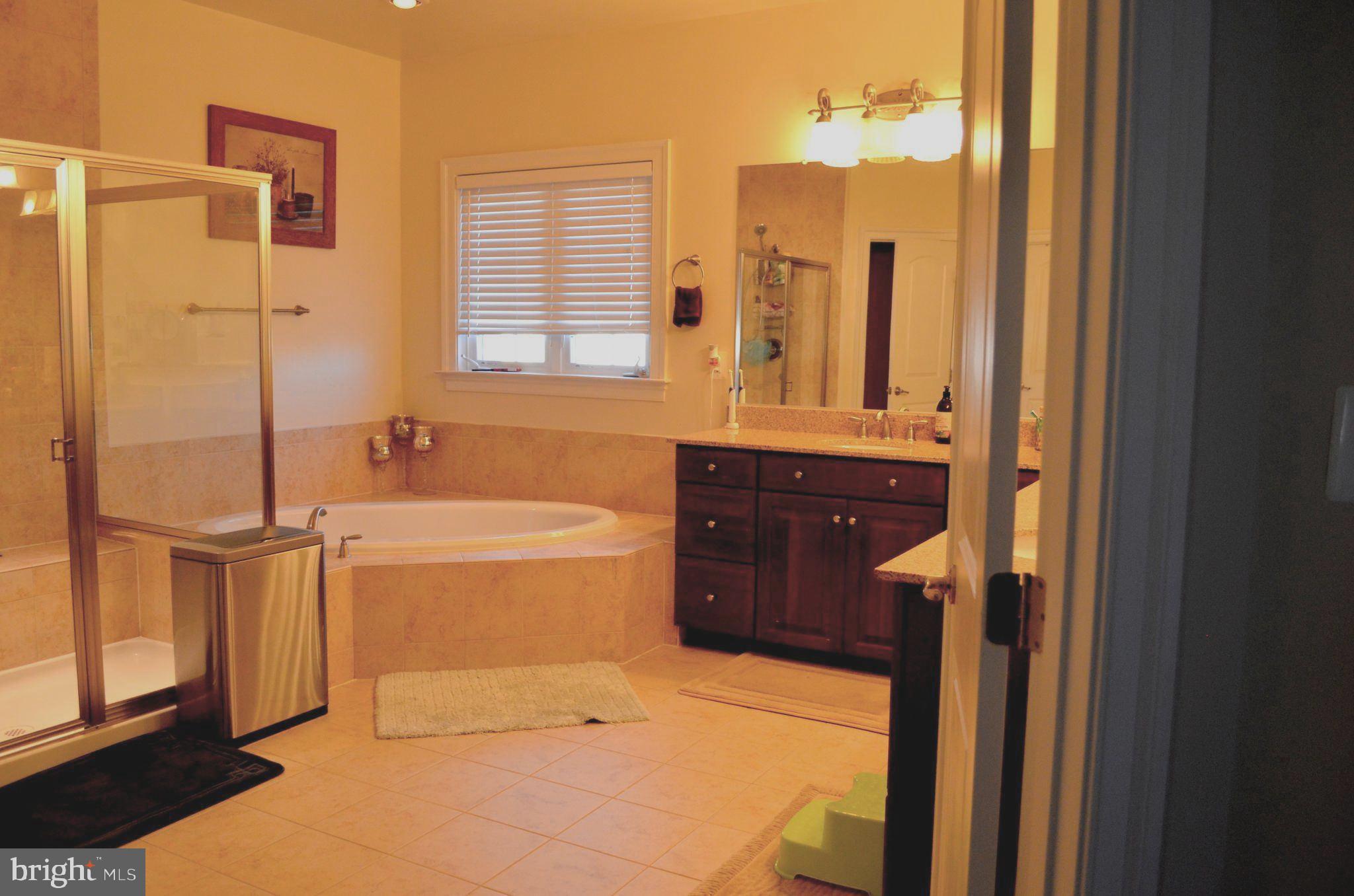 AVONLEA - Residential Lease