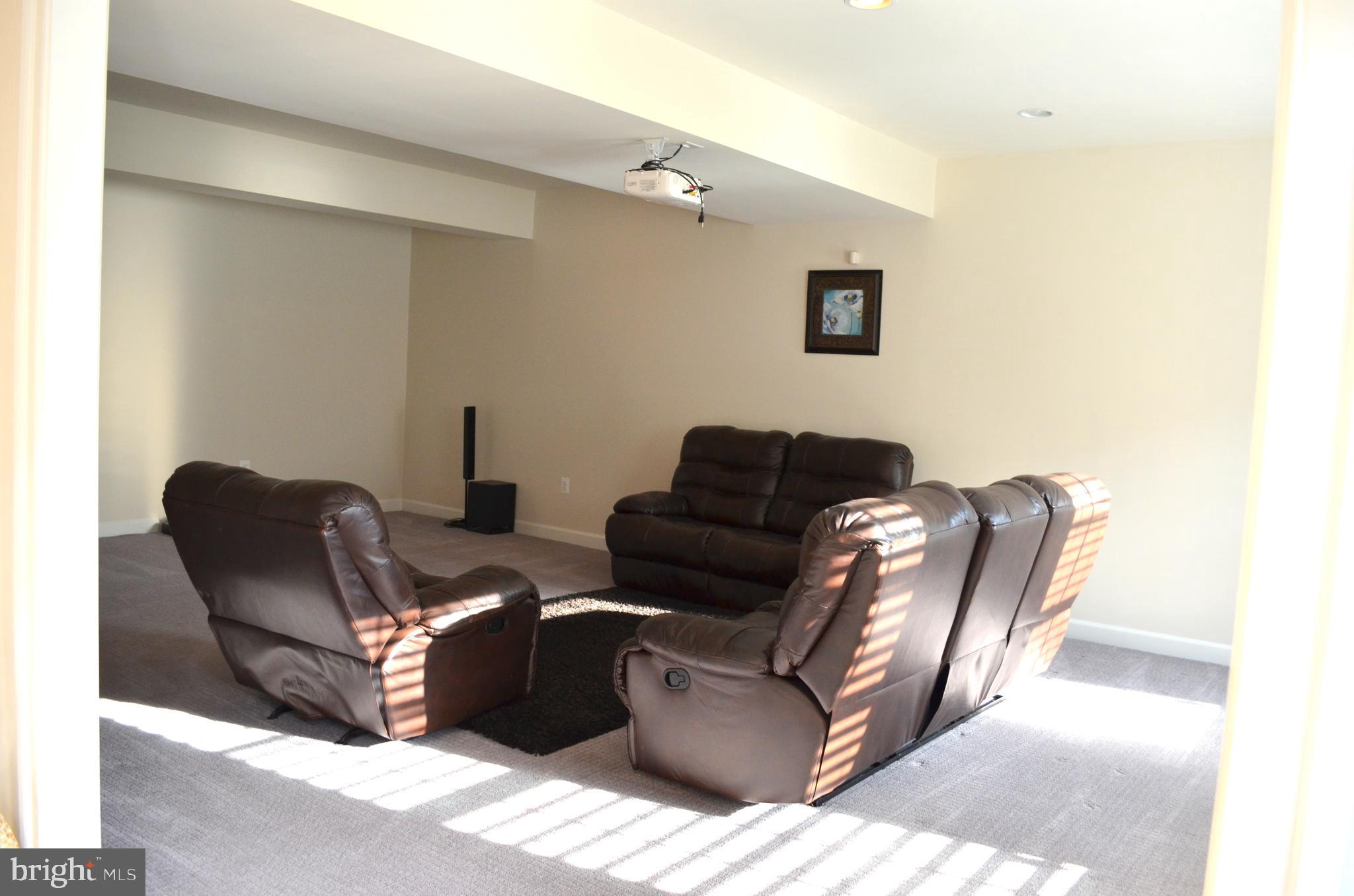 AVONLEA - Residential Lease